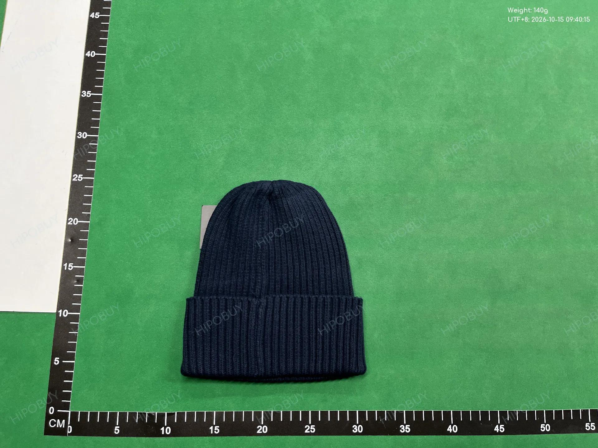 Foto QC 8 de Stone Island Compass Logo Beanie Black