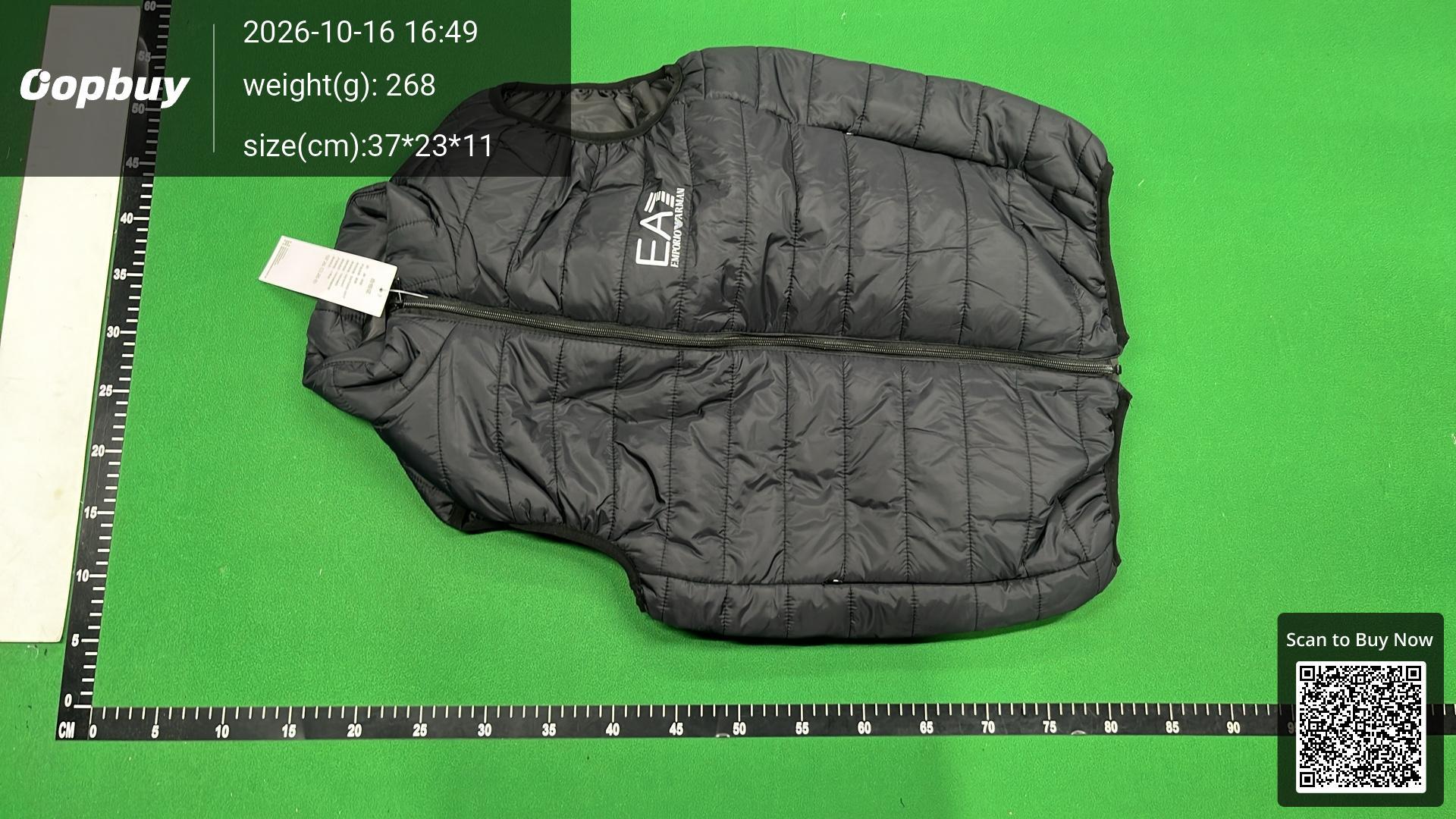 Foto QC 6 de EA7 Emporio Armani Vest Quilted Puffer Purple