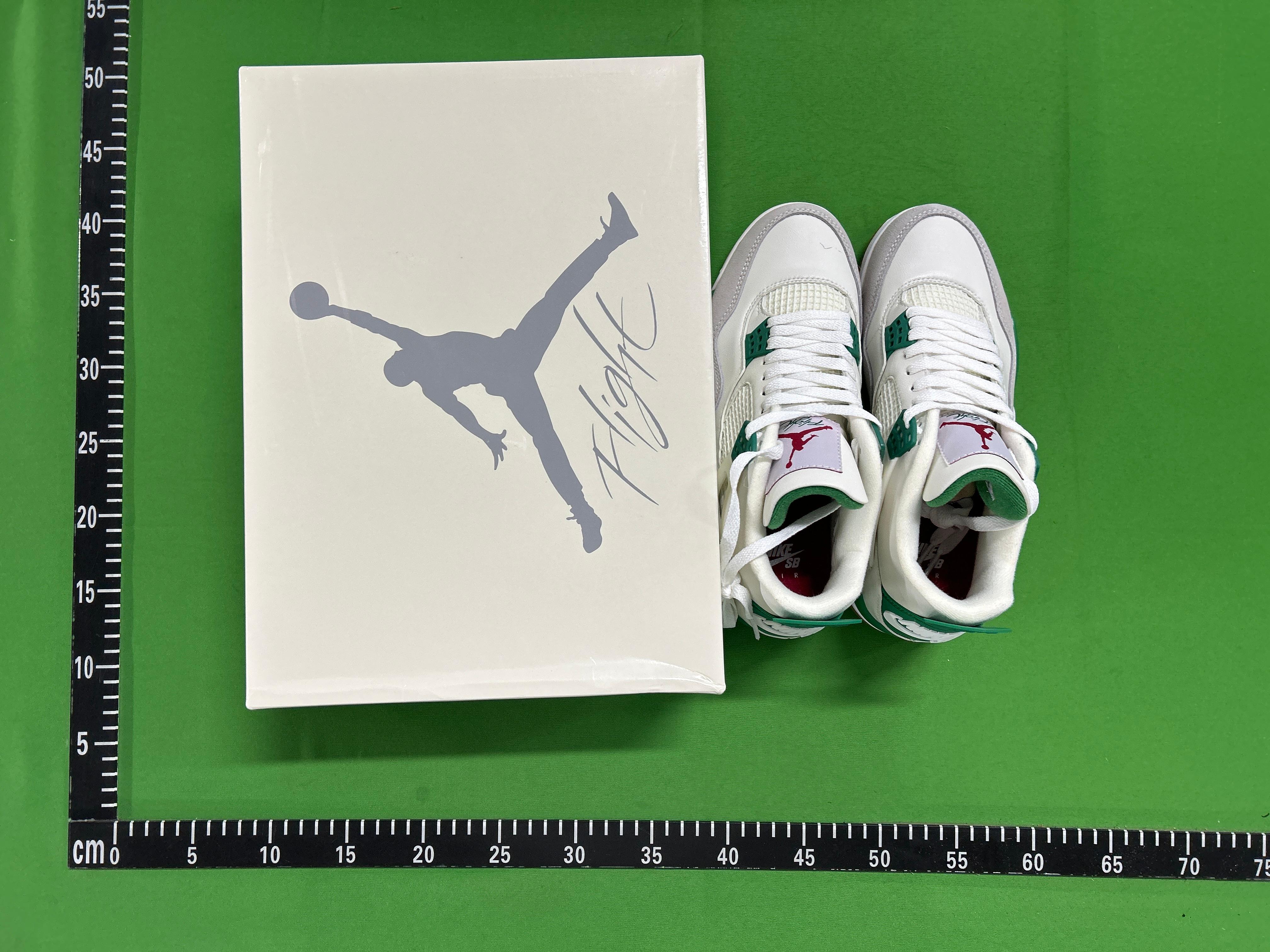 Foto QC 2 de Jordan 4 Retro Black Cat CU1110-010