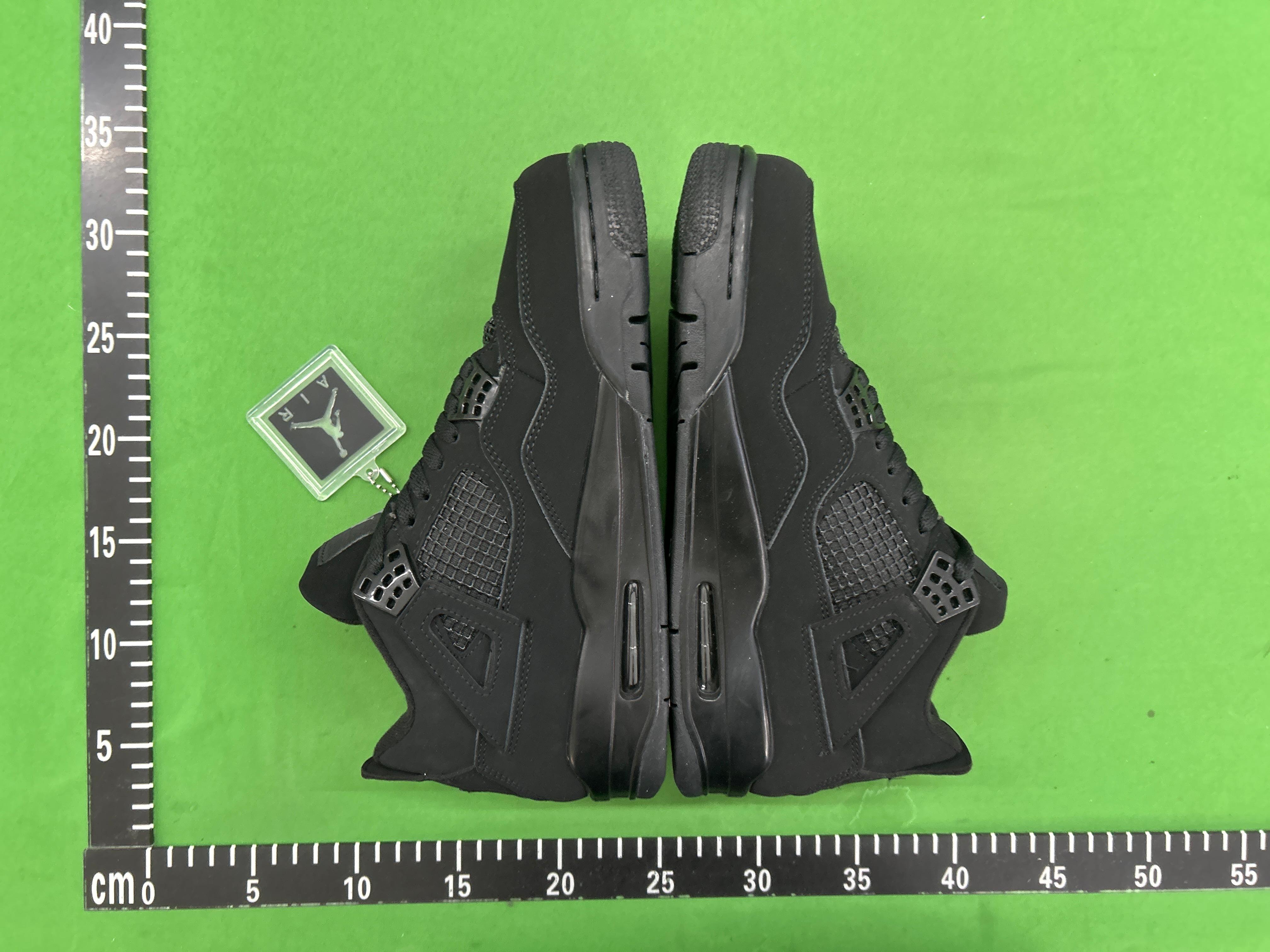 Foto QC 6 de Jordan 4 Retro KAWS Cool Grey 930155-003