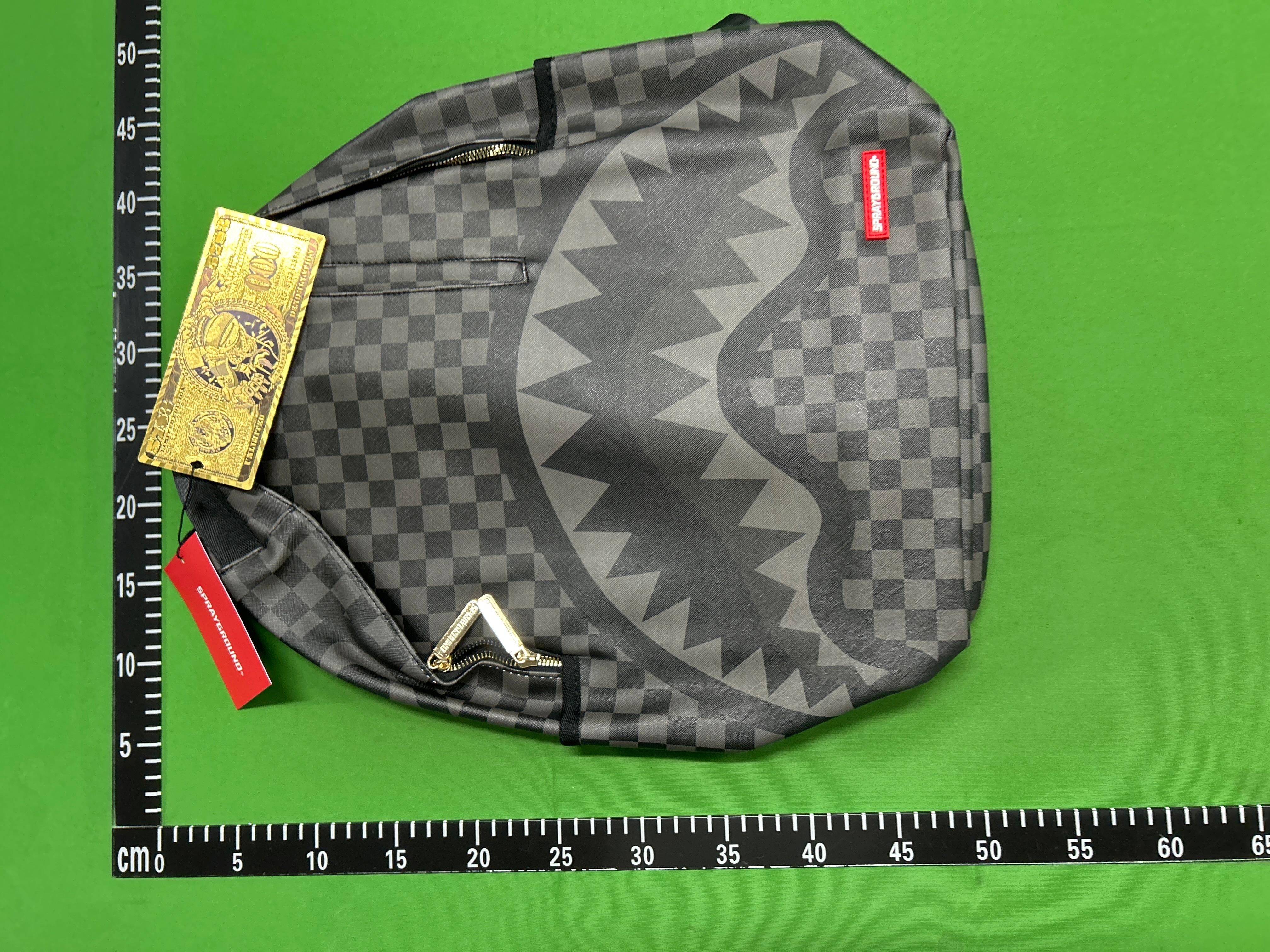 Foto QC 8 de Other Shark Backpack Charcoal Signature Print
