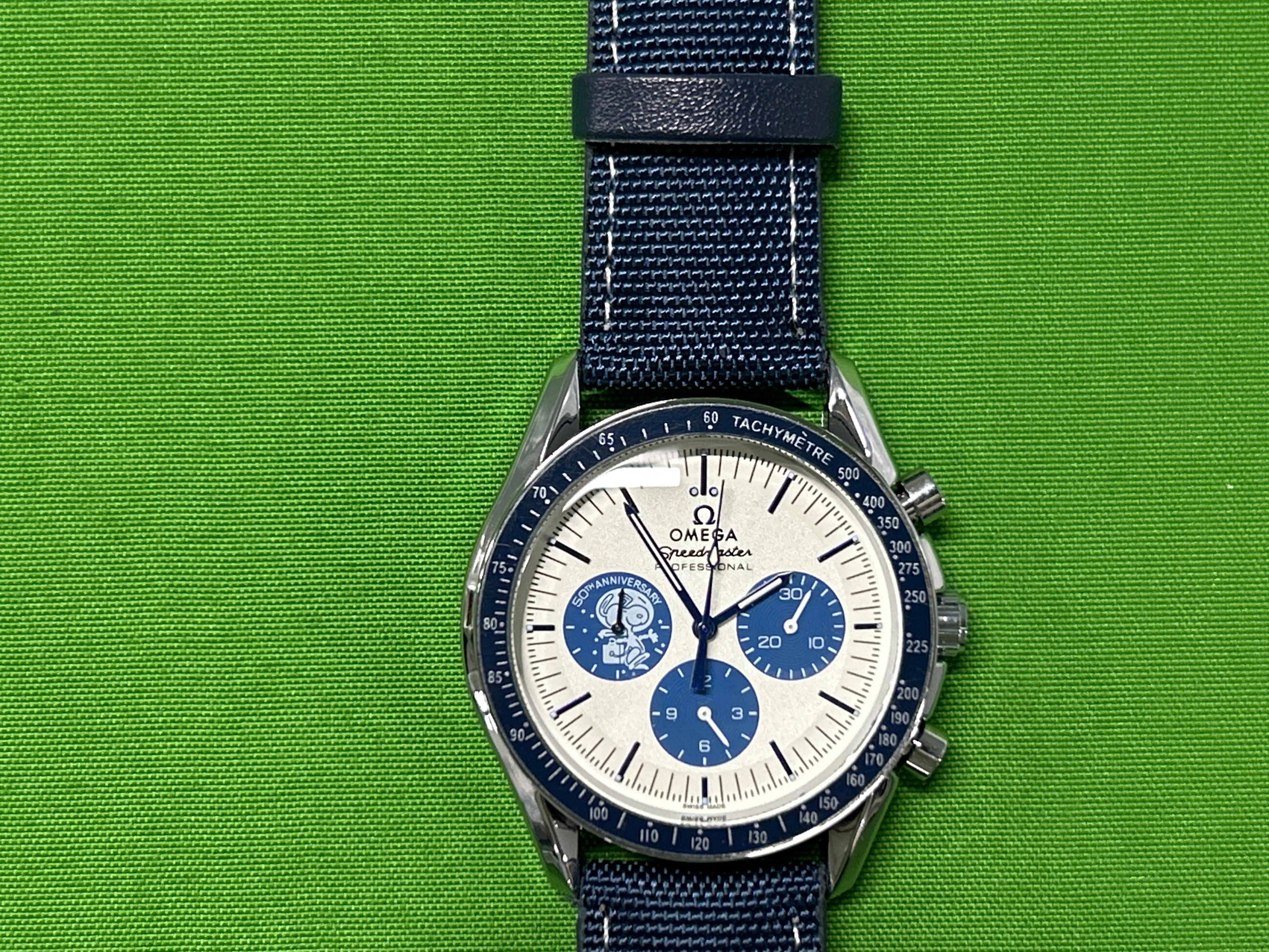 Foto QC 3 de Omega Speedmaster Professional "Silver Snoopy Award" 50th Anniversary 310.32.42.50.02.001