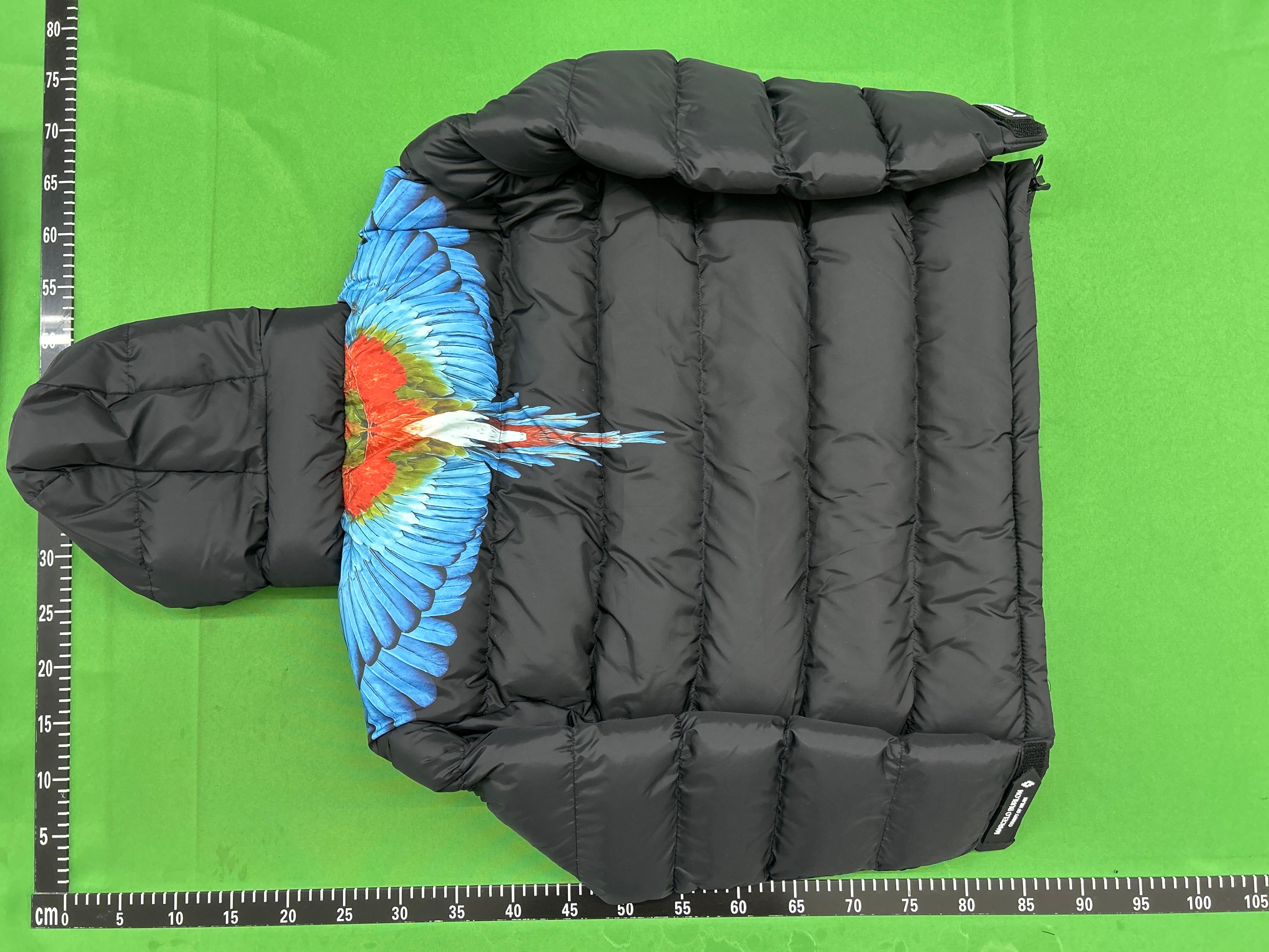 Foto QC 3 de Marcelo Burlon Wings Puffer Jacket Hooded Black Red