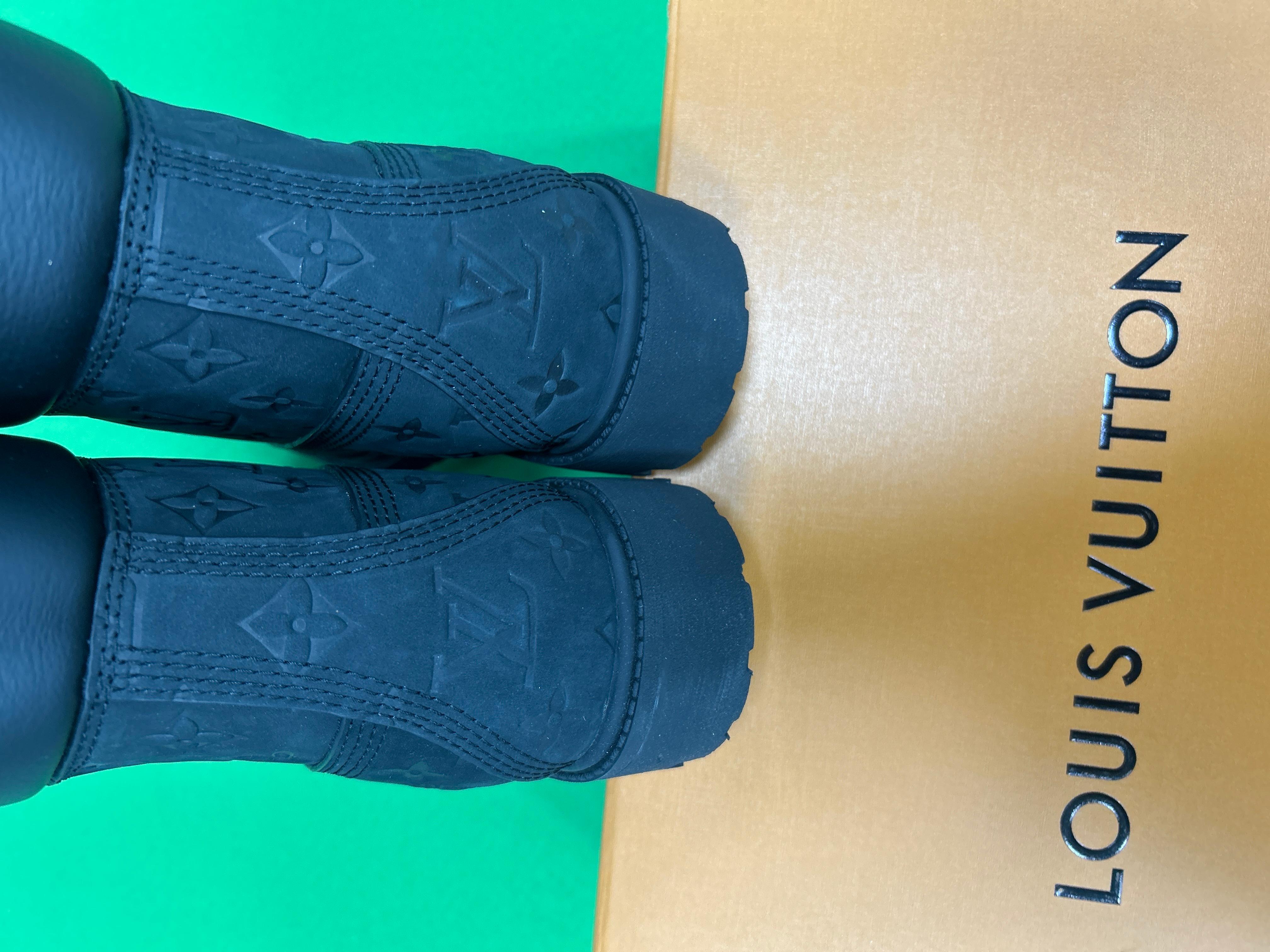 Foto QC 7 de Louis Vuitton 6-Inch Boot Black Monogram Louis Vuitton x Timberland