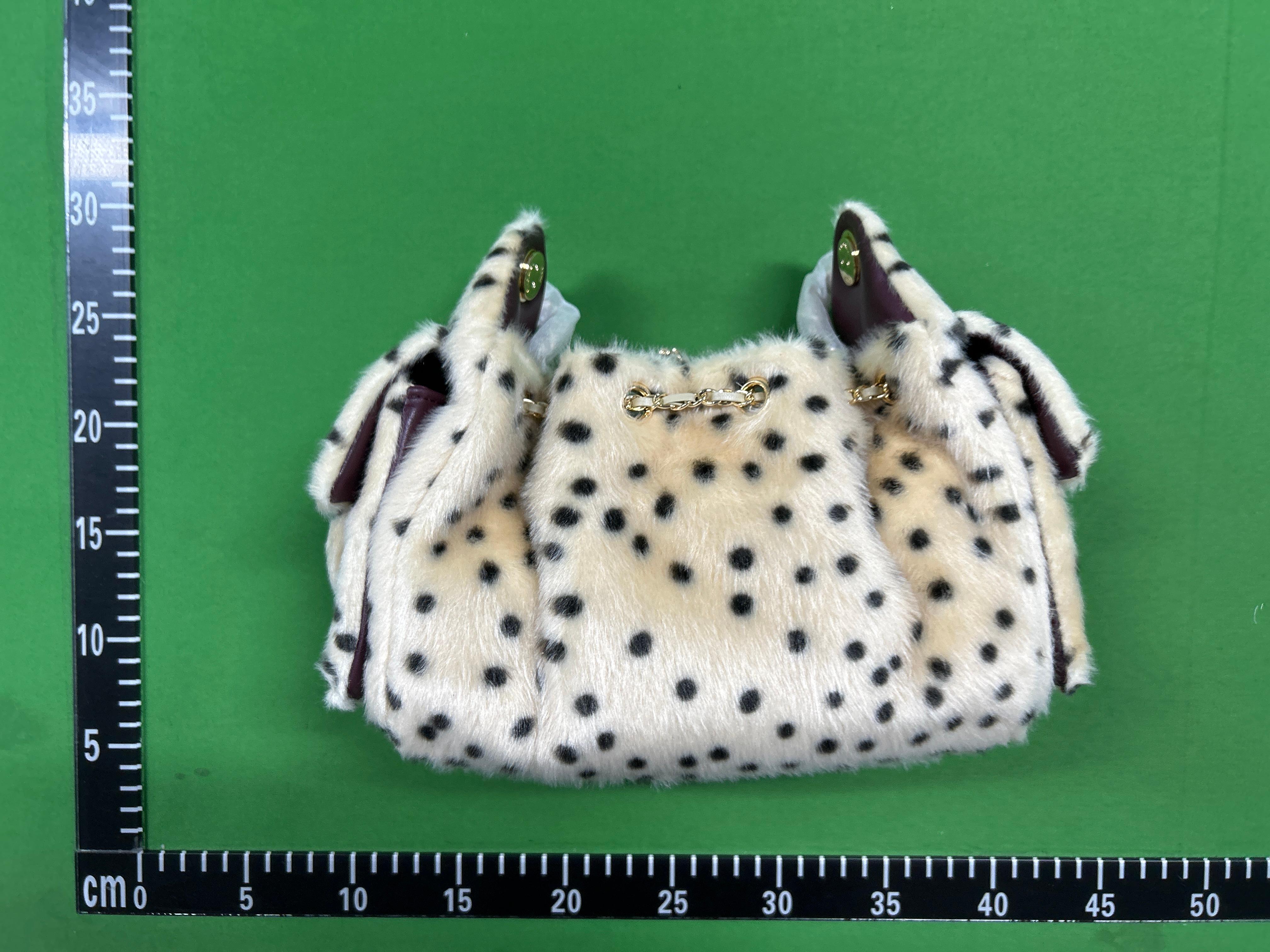 Foto QC 4 de Chanel Hobo Quilted Caviar Skin