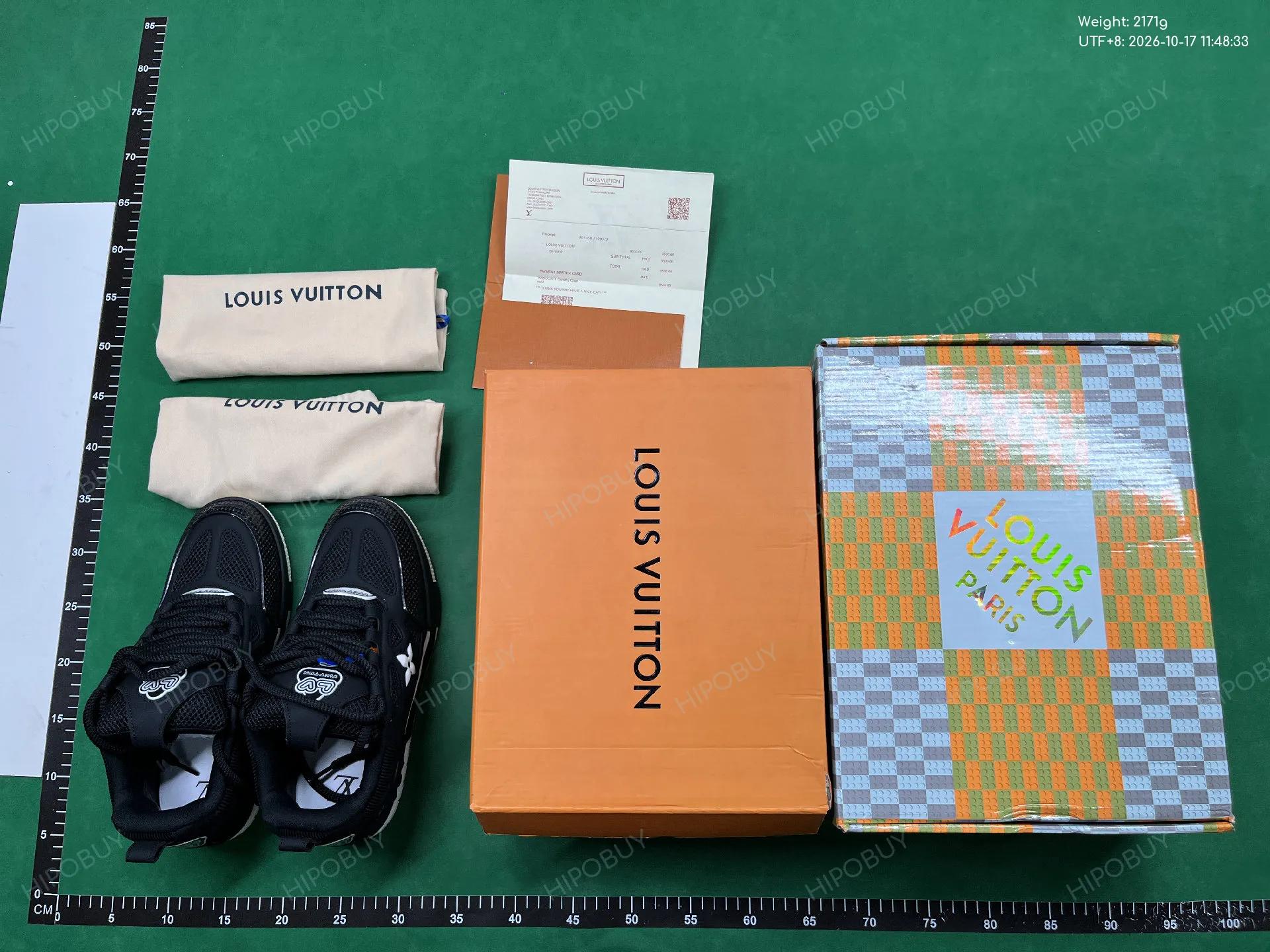 Foto QC 7 de Louis Vuitton LV Skate Sneaker Nubuck Mesh Low 57th Street NYC Exclusive Black Yellow 1ADI2S