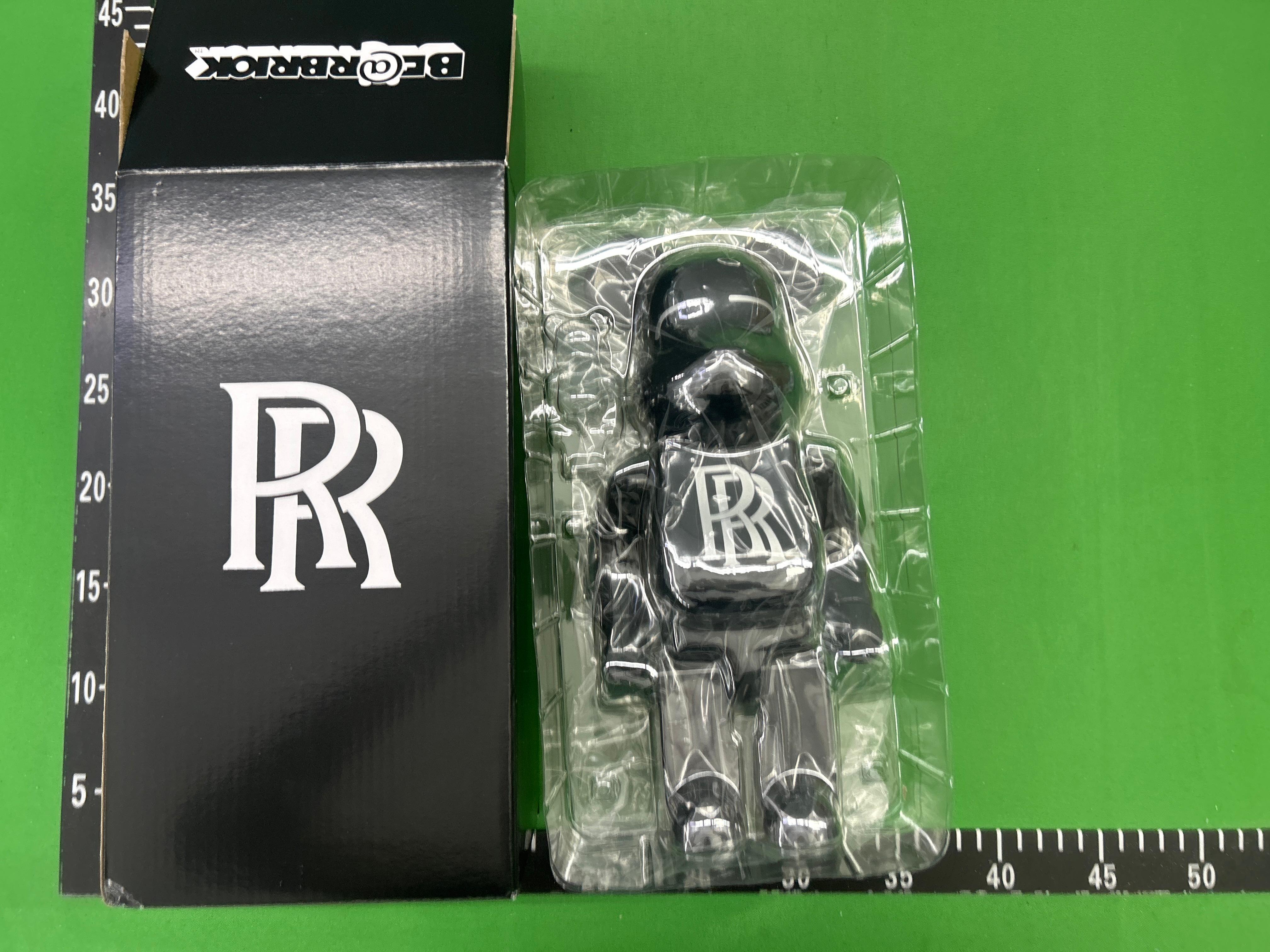 Foto QC 3 de Medicom Toy BE@RBRICK A Bathing Ape (BAPE) ABC Camo Blue 400% PVC Figure