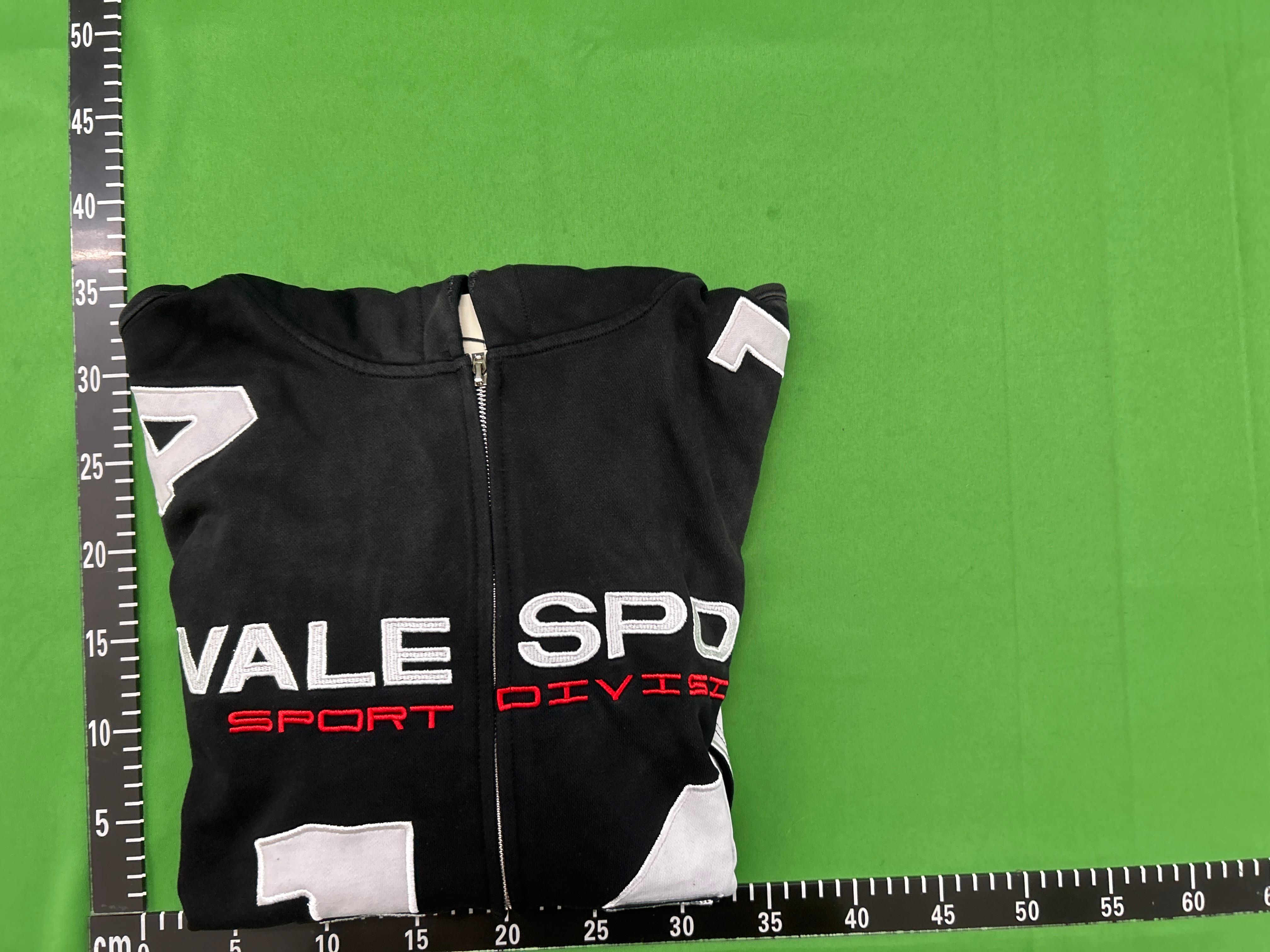 Foto QC 5 de Valley Dreams Zip-Up Hooded Jacket Rhinestone Distressed Washed Black