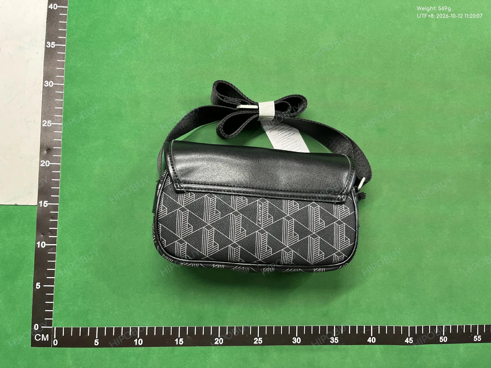 Foto QC 2 de Lacoste The Blend Messenger Bag Monogram Noir Gris