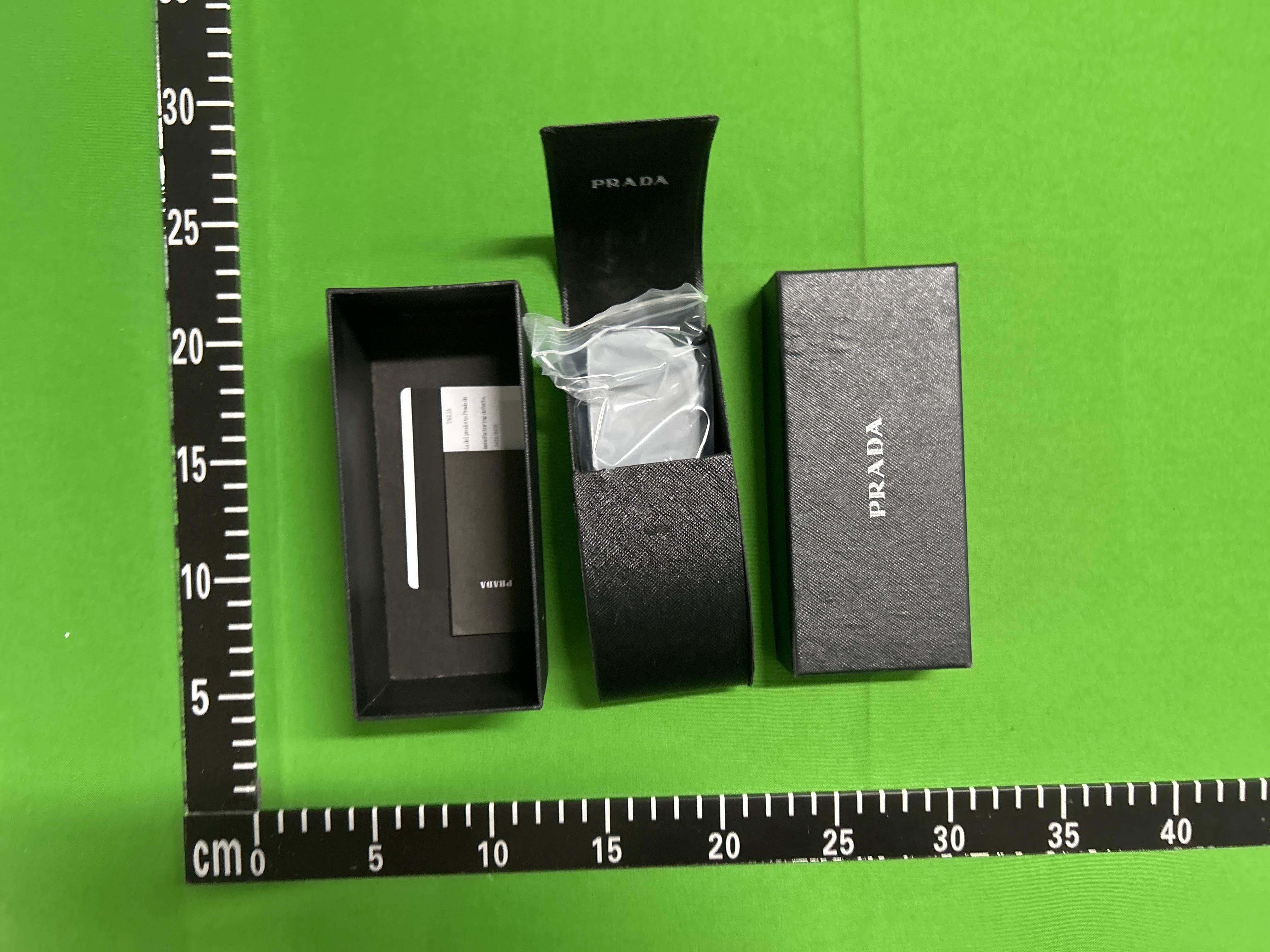 Foto QC 5 de Prada Symbole Rectangle-Frame Acetate Sunglasses Black Grey (PR 17WS)