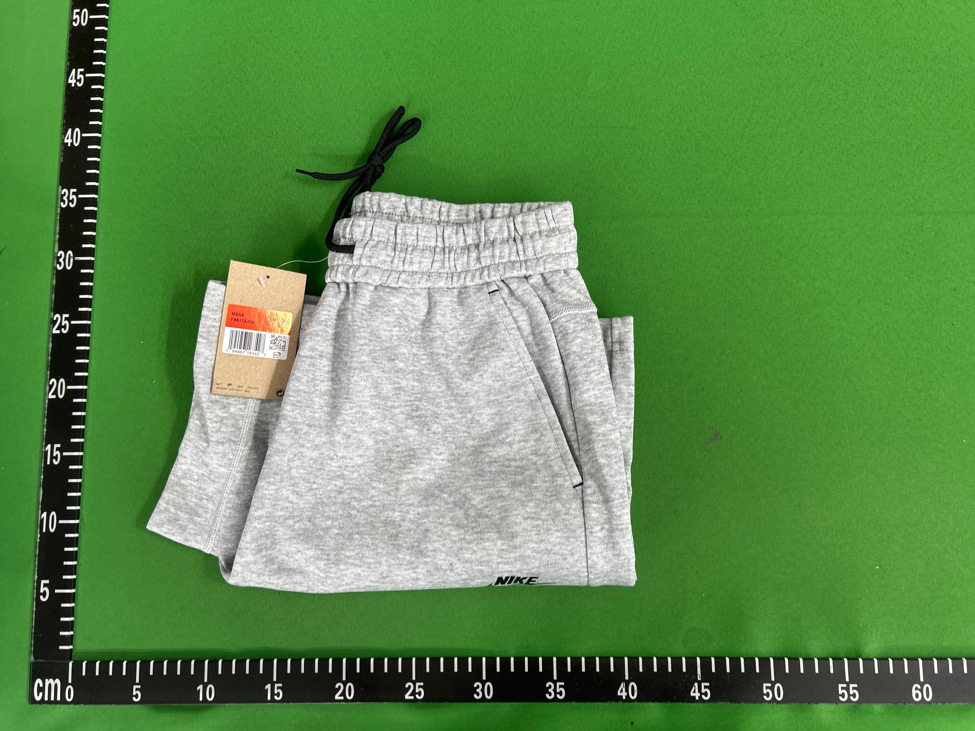 Foto QC 1 de Nike Tech Fleece Sweat Shorts Grey Black