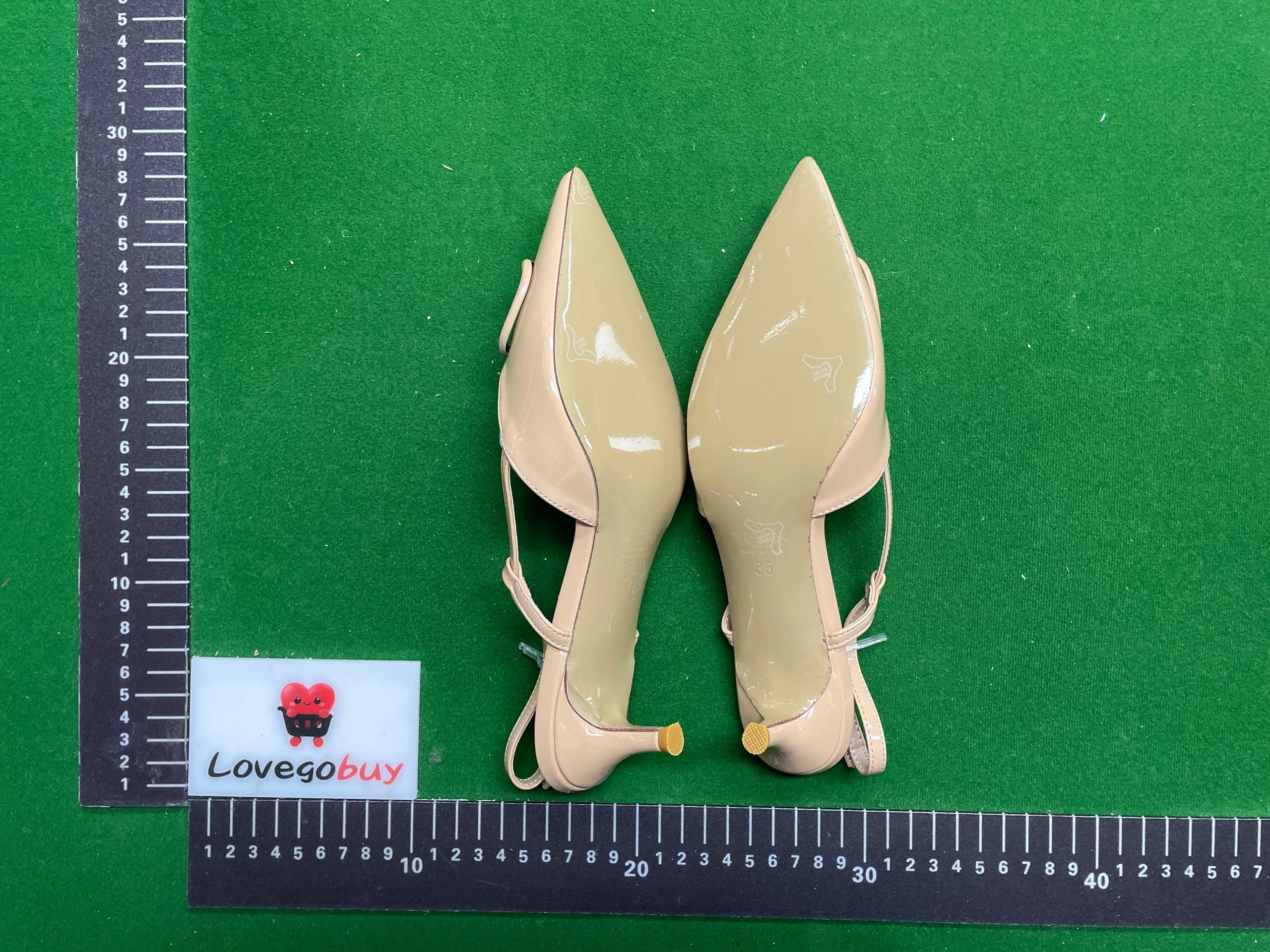 Foto QC 5 de Valentino VLogo Signature Nude Leather Slingback Pointed Toe Pumps