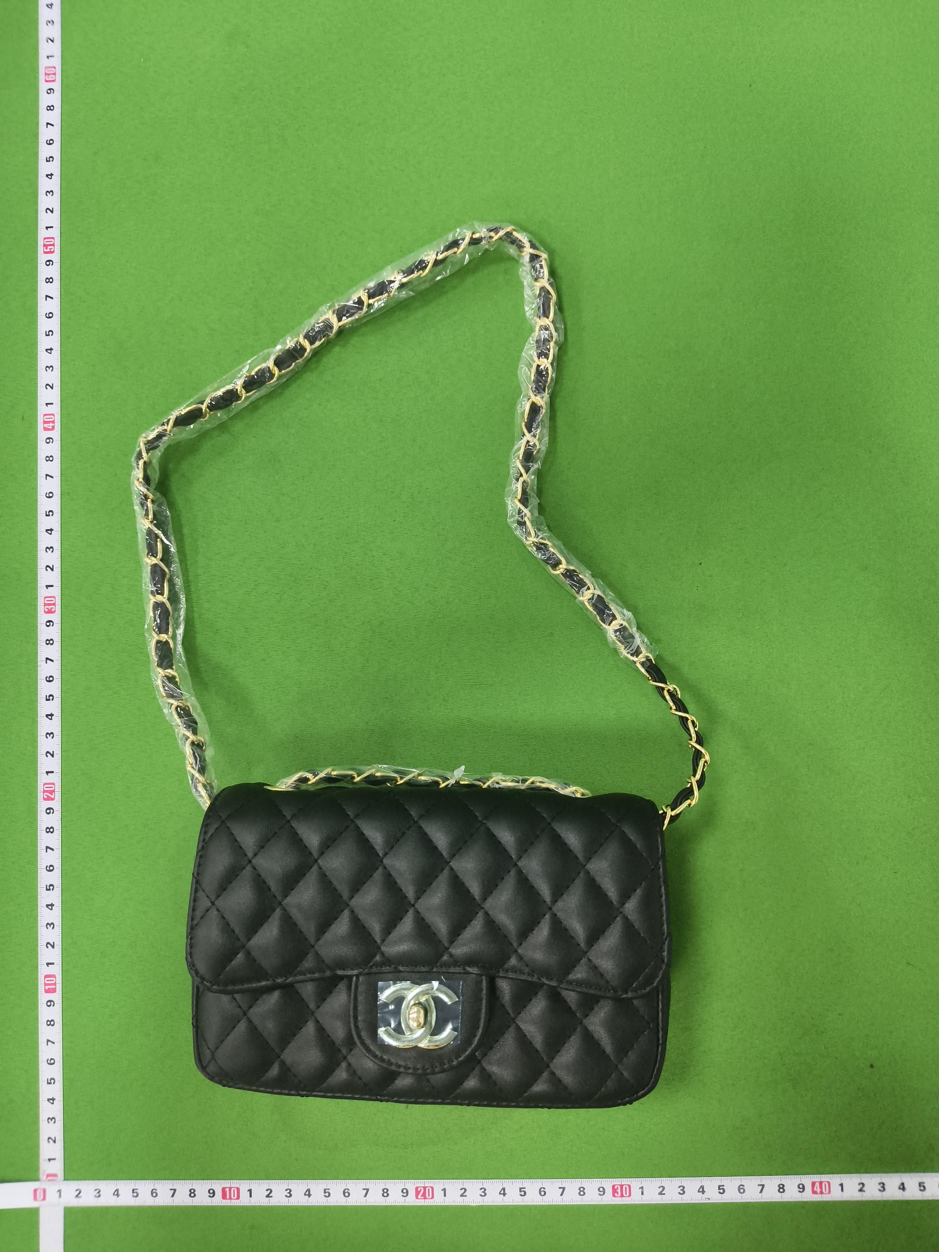 Foto QC 1 de Chanel Classic Flap 20 Black Lambskin