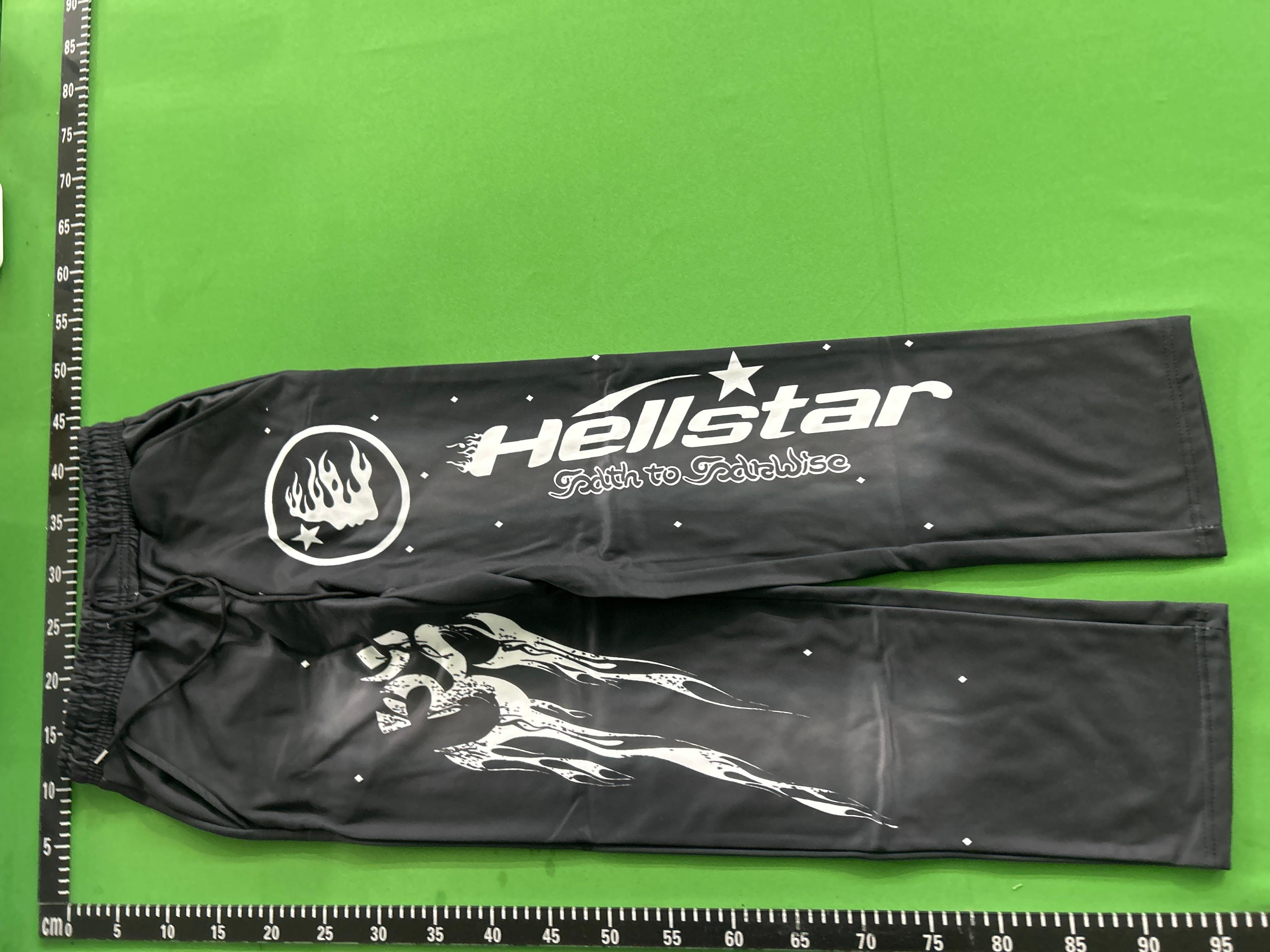 Foto QC 2 de Hellstar Path to Paradise Sweater Washed Black