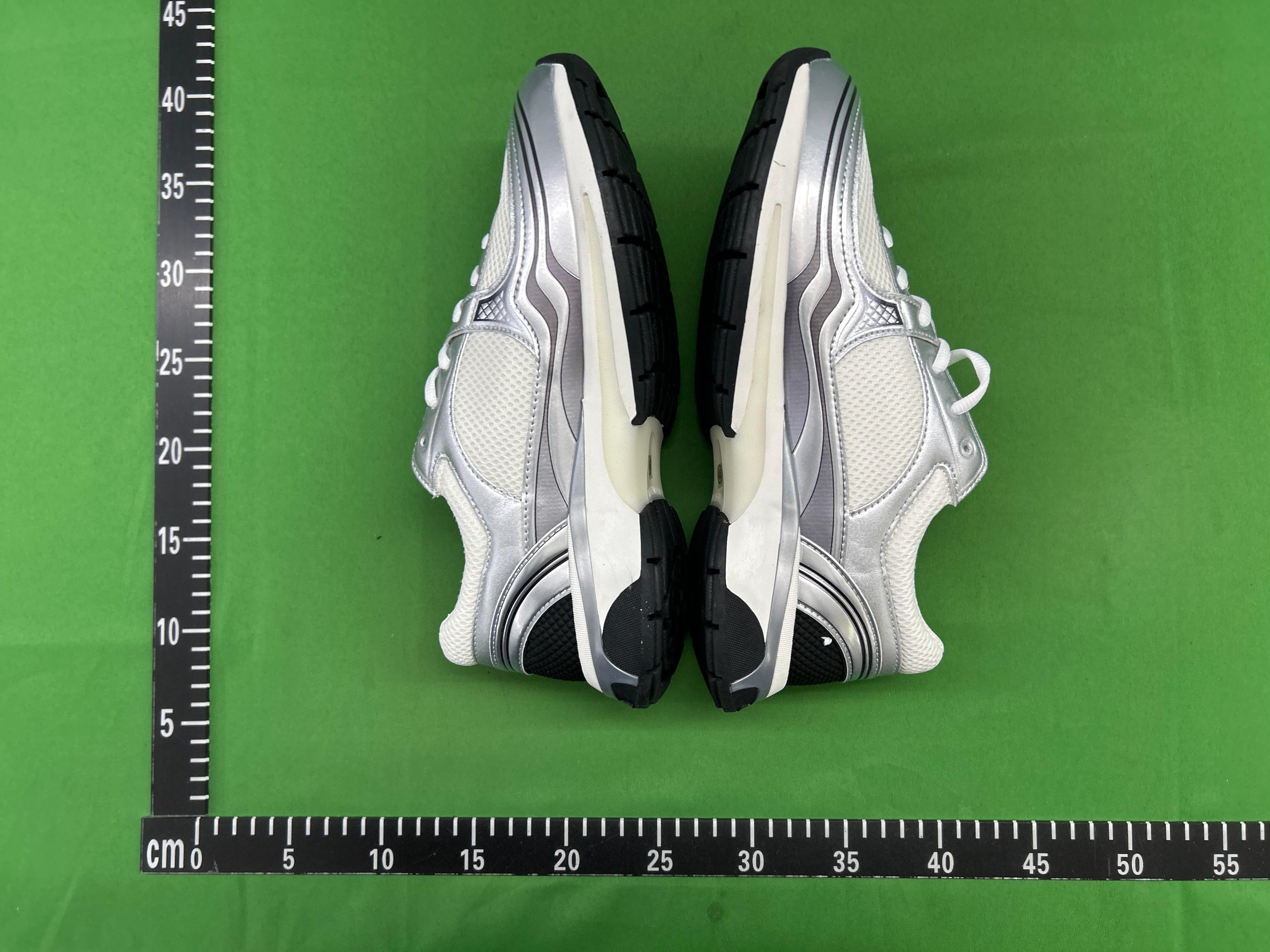 Foto QC 4 de Chanel Sneakers Leather Suede Low CC Logo Black White