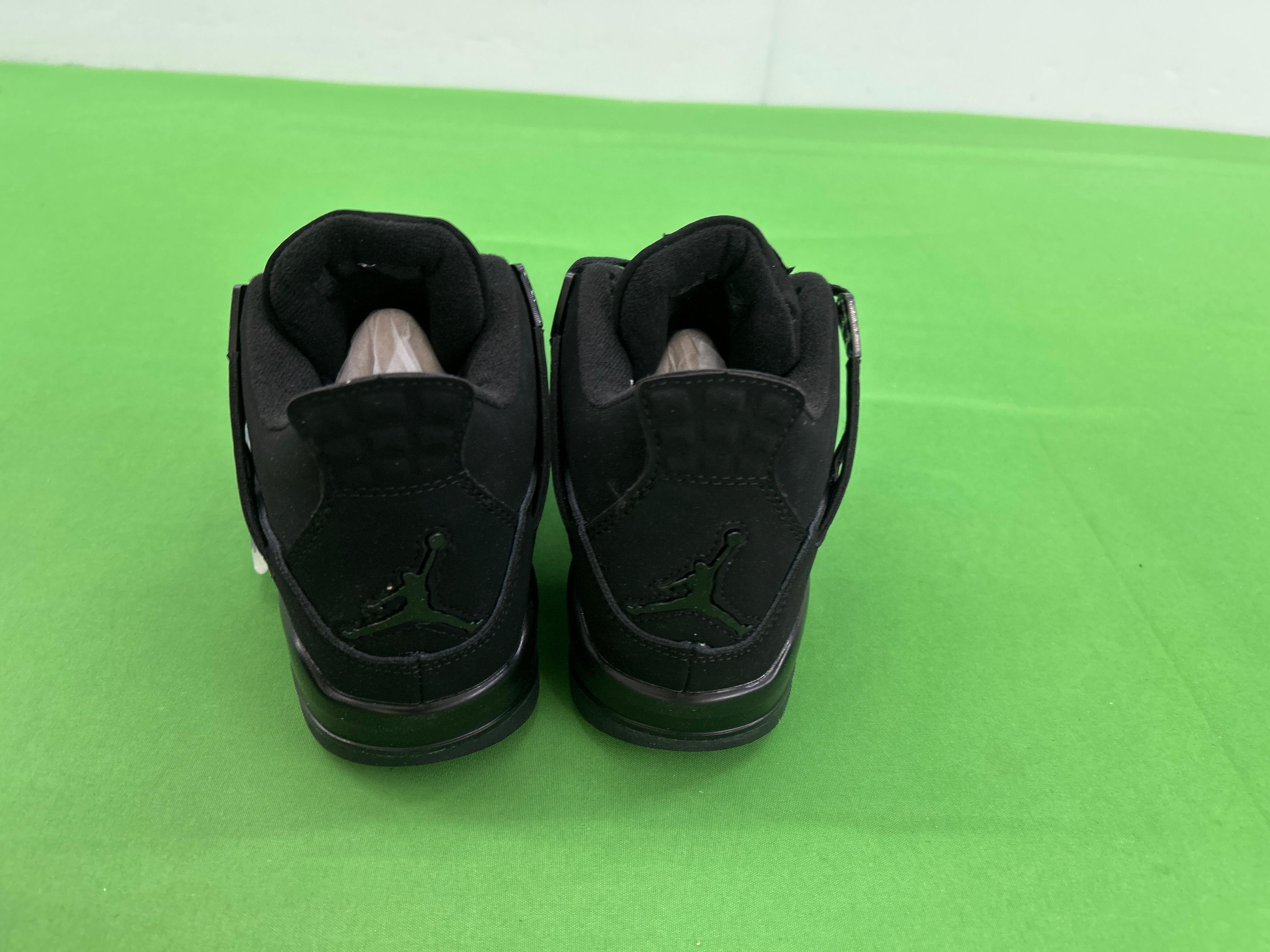 Foto QC 2 de Jordan 4 Retro KAWS Cool Grey 930155-003