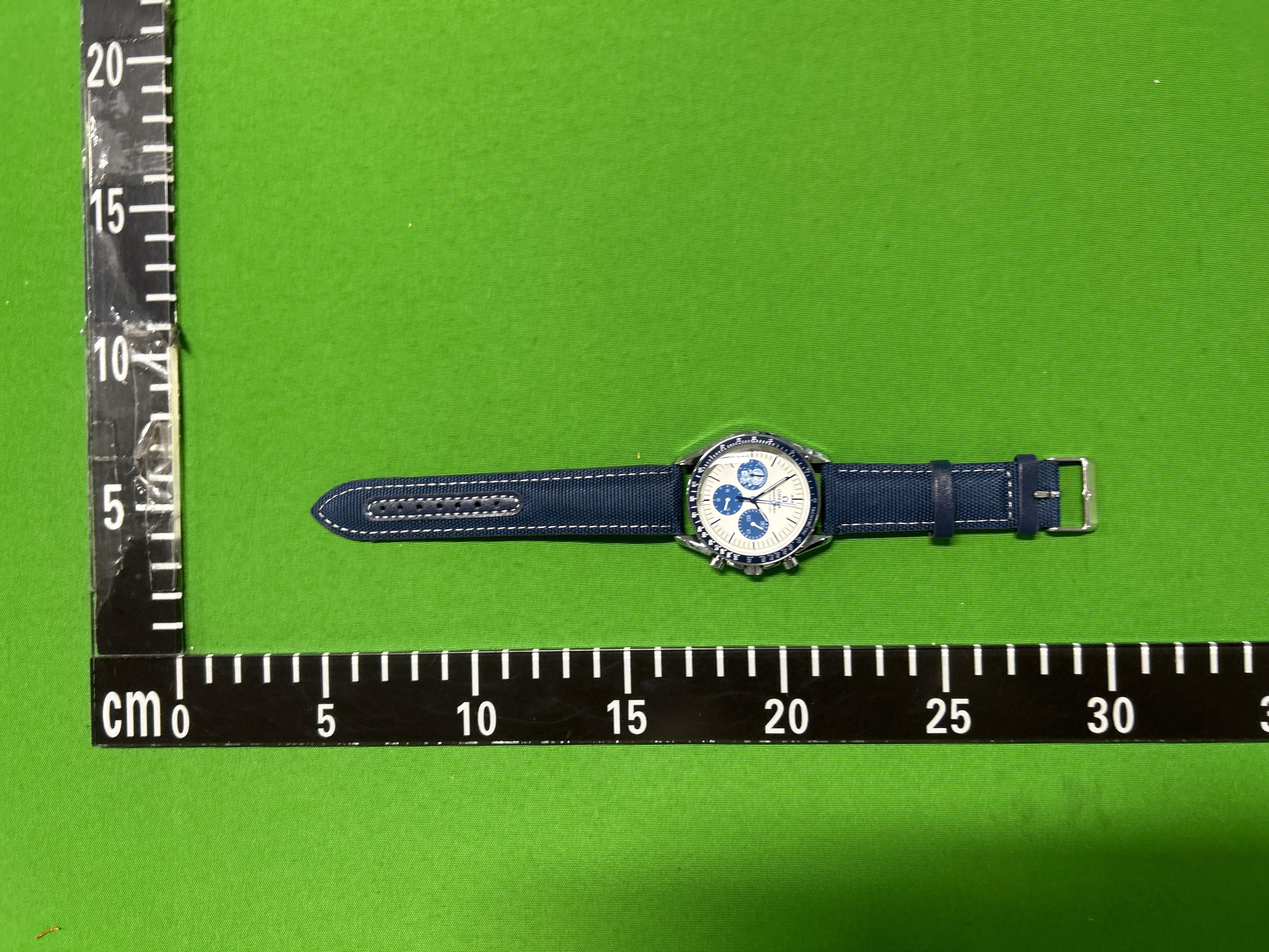 Foto QC 1 de Omega Speedmaster Professional "Silver Snoopy Award" 50th Anniversary 310.32.42.50.02.001