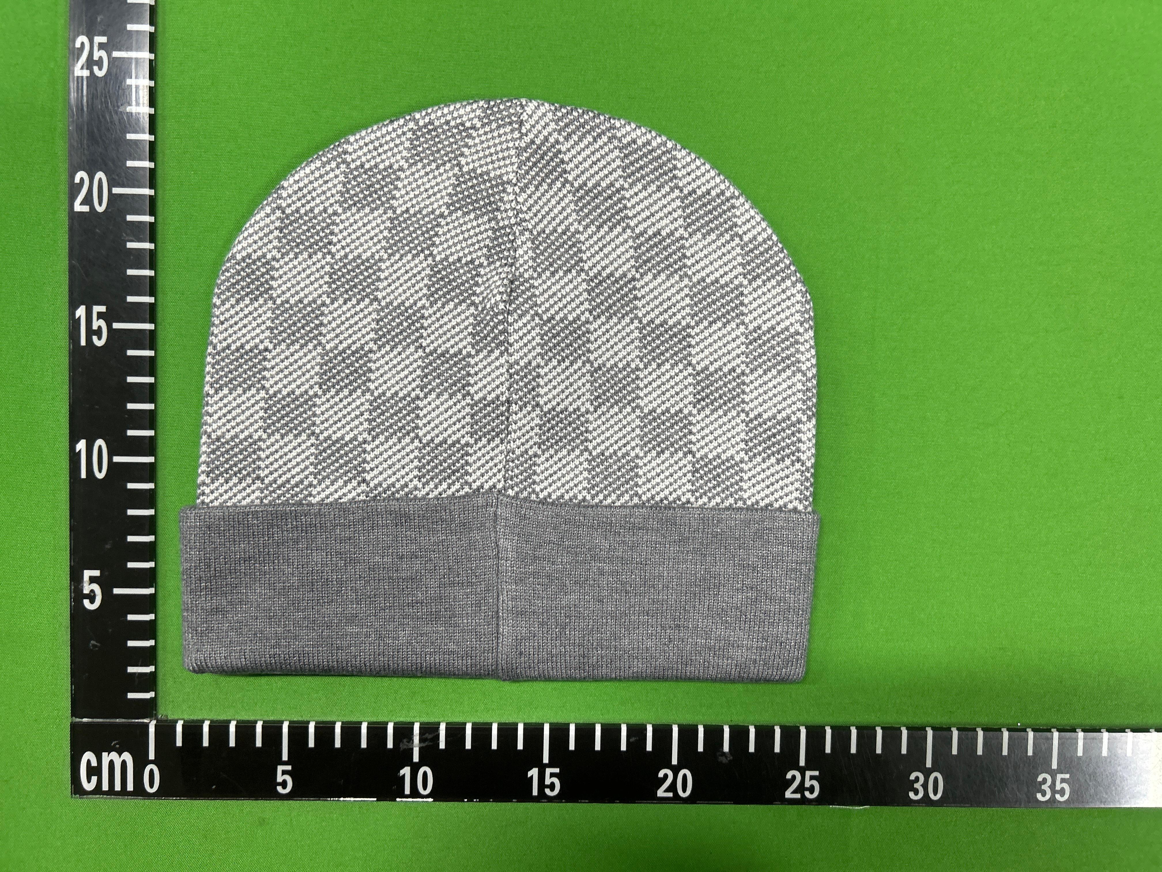 Foto QC 7 de Louis Vuitton Petit Damier Beanie Grey