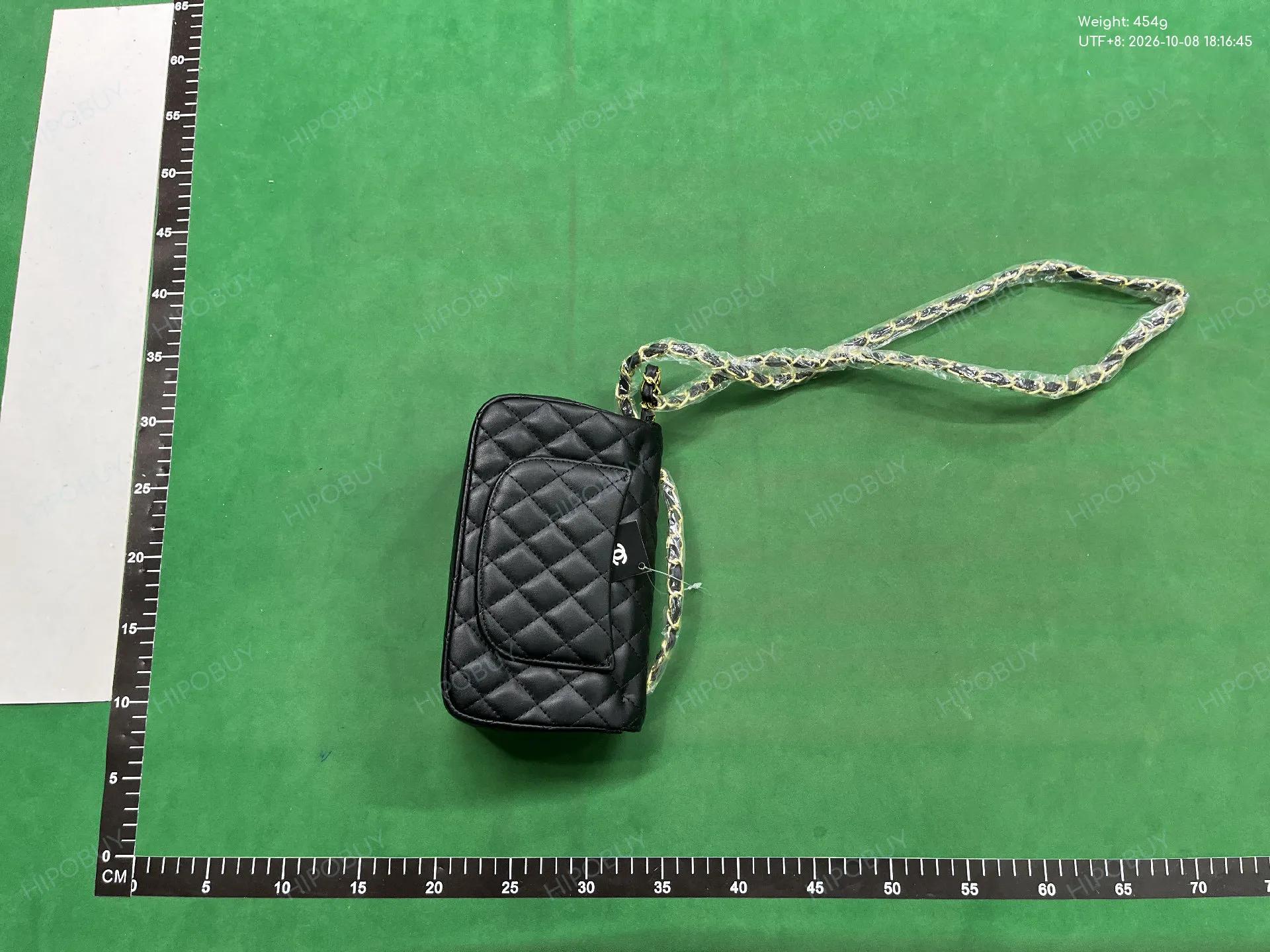 Foto QC 4 de Chanel Classic Flap 20 Black Lambskin