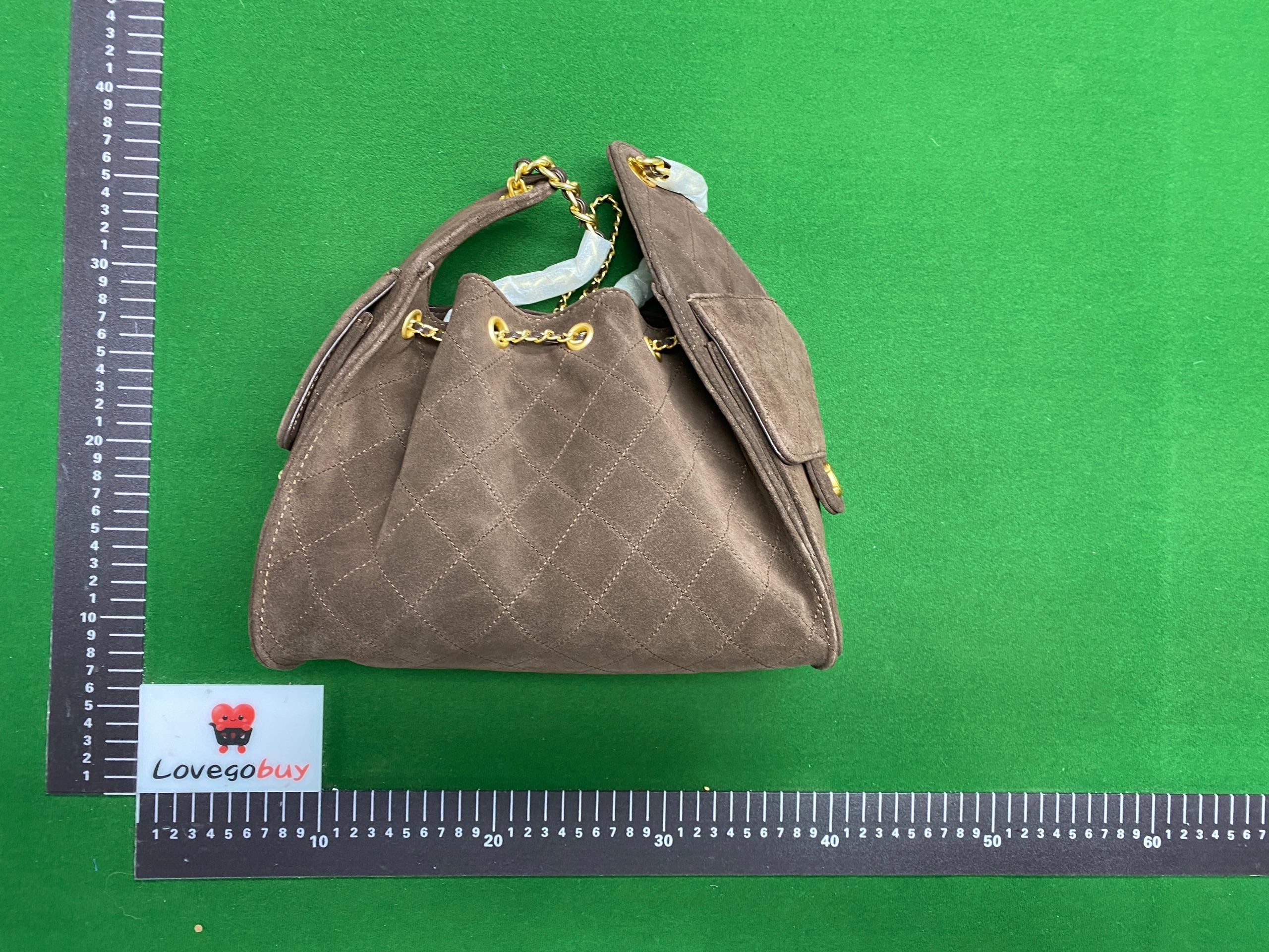 Foto QC 8 de Chanel Hobo Quilted Caviar Skin