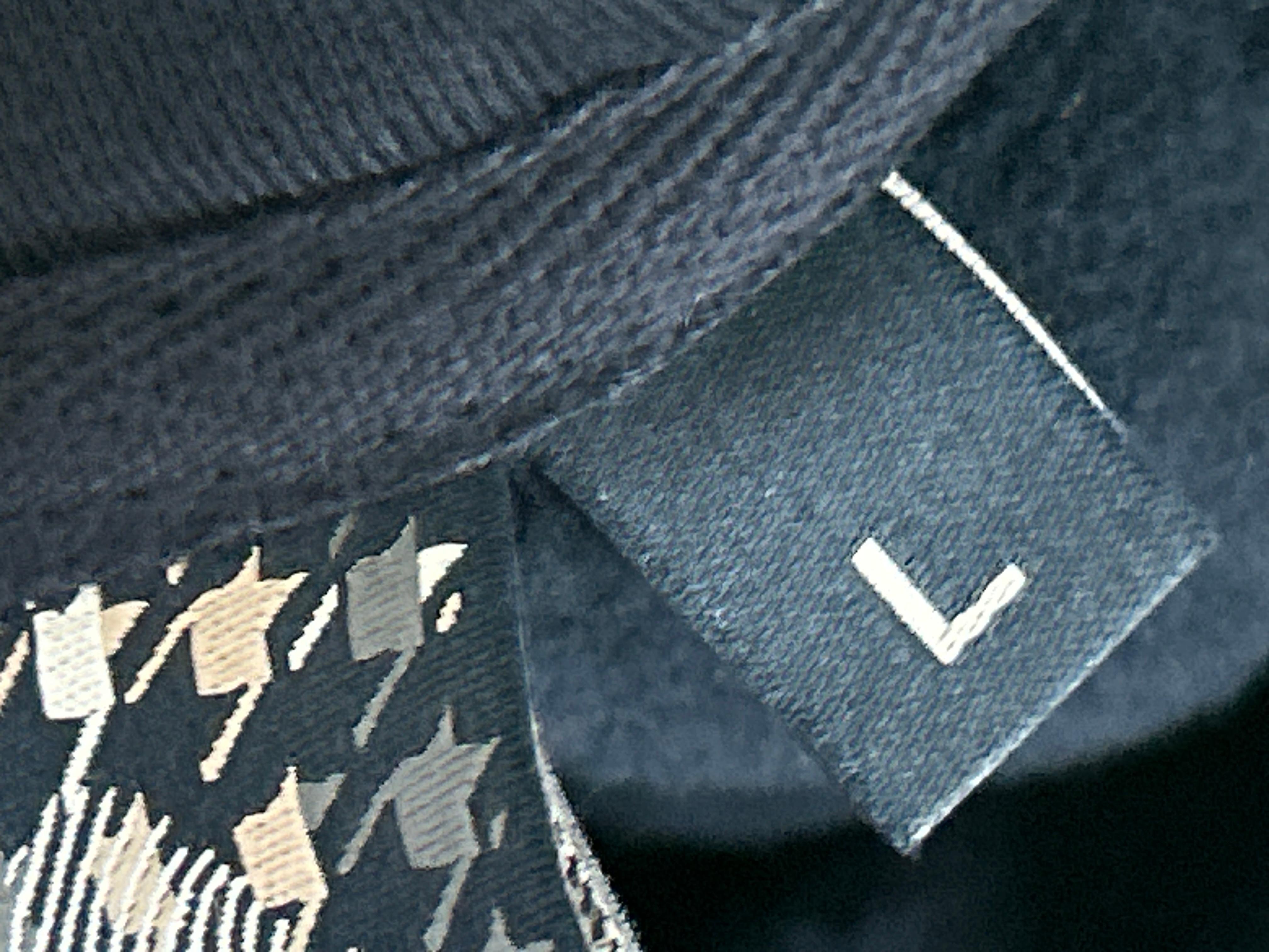 Foto QC 2 de Derschutze Gallery Jacket Embroidery Black