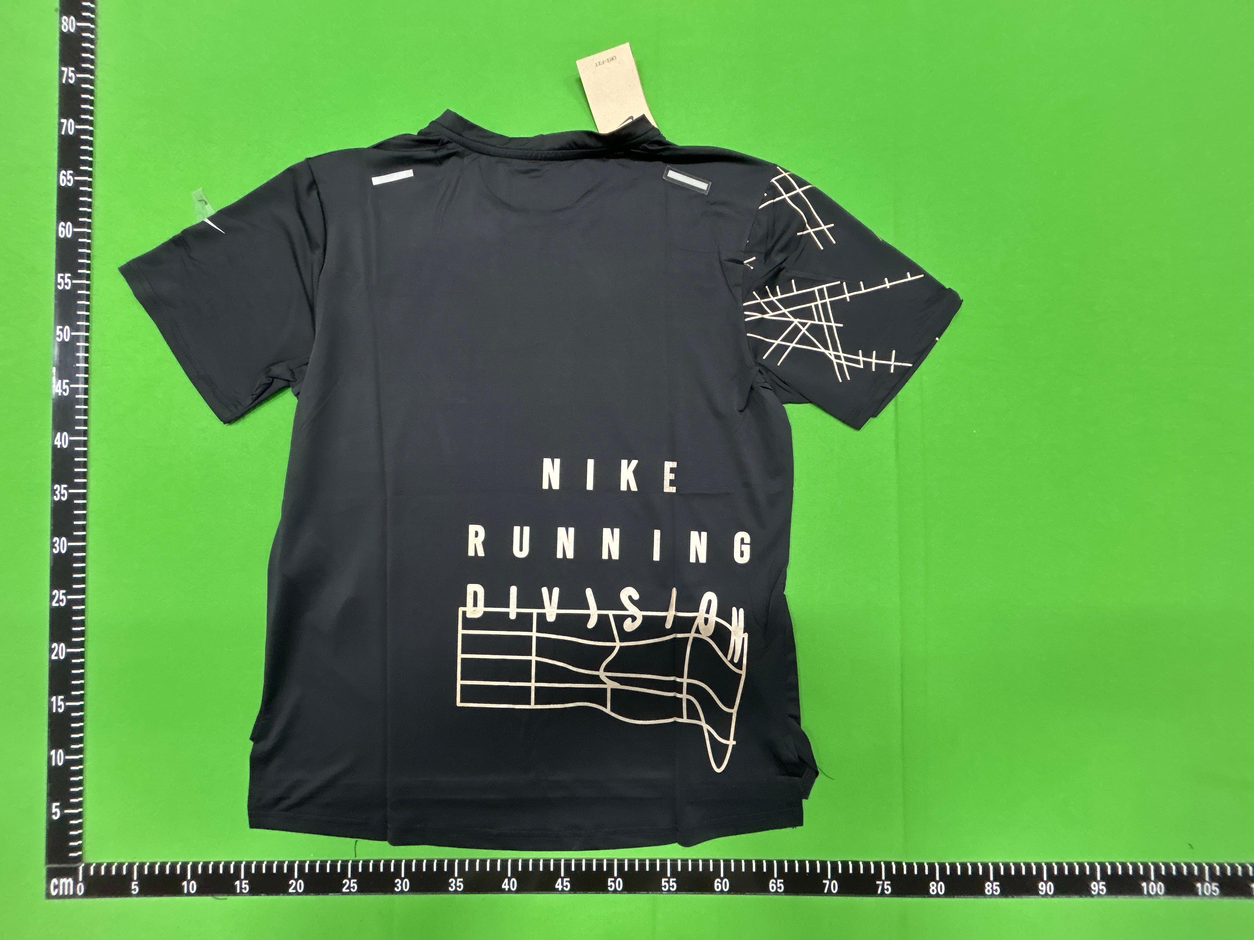 Foto QC 8 de Nike Running Division T-shirt Graphic Sleeve Black