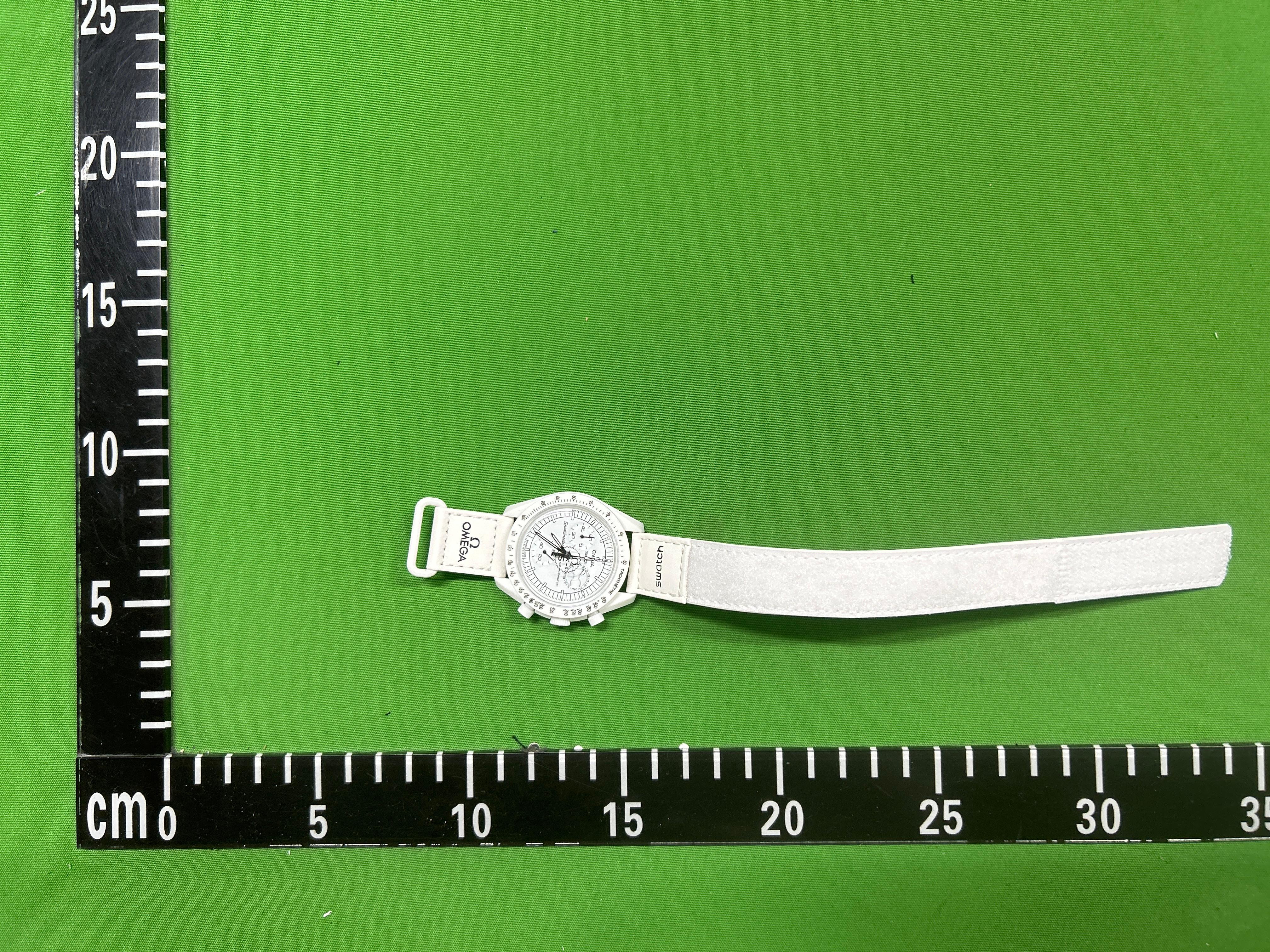 Foto QC 6 de Omega x Swatch Bioceramic MoonSwatch Mission to the Super Blue Moonphase SO33N100