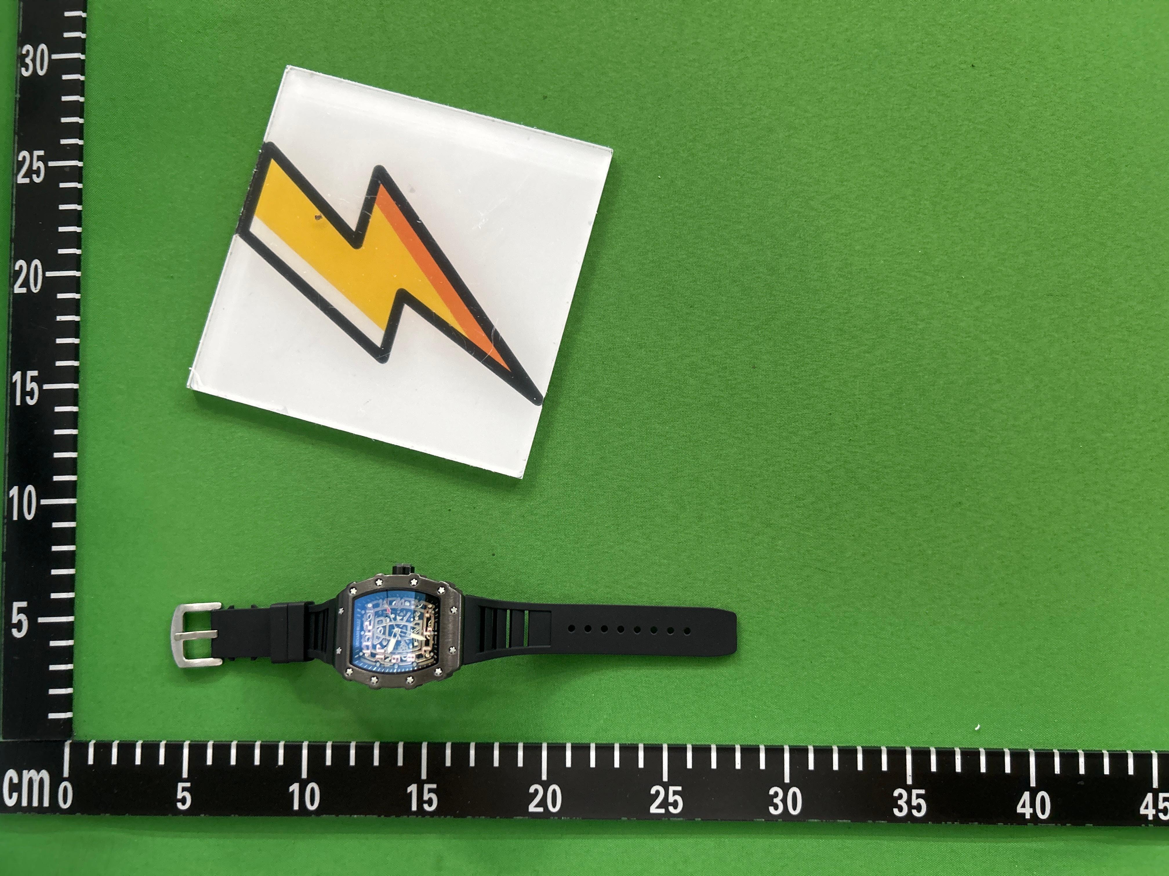 Foto QC 4 de Henglong Skeleton Tonneau Quartz Watch