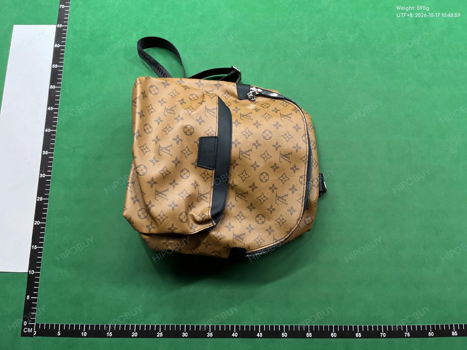 Foto QC 3 de Louis Vuitton Discovery Backpack 30 Monogram Eclipse