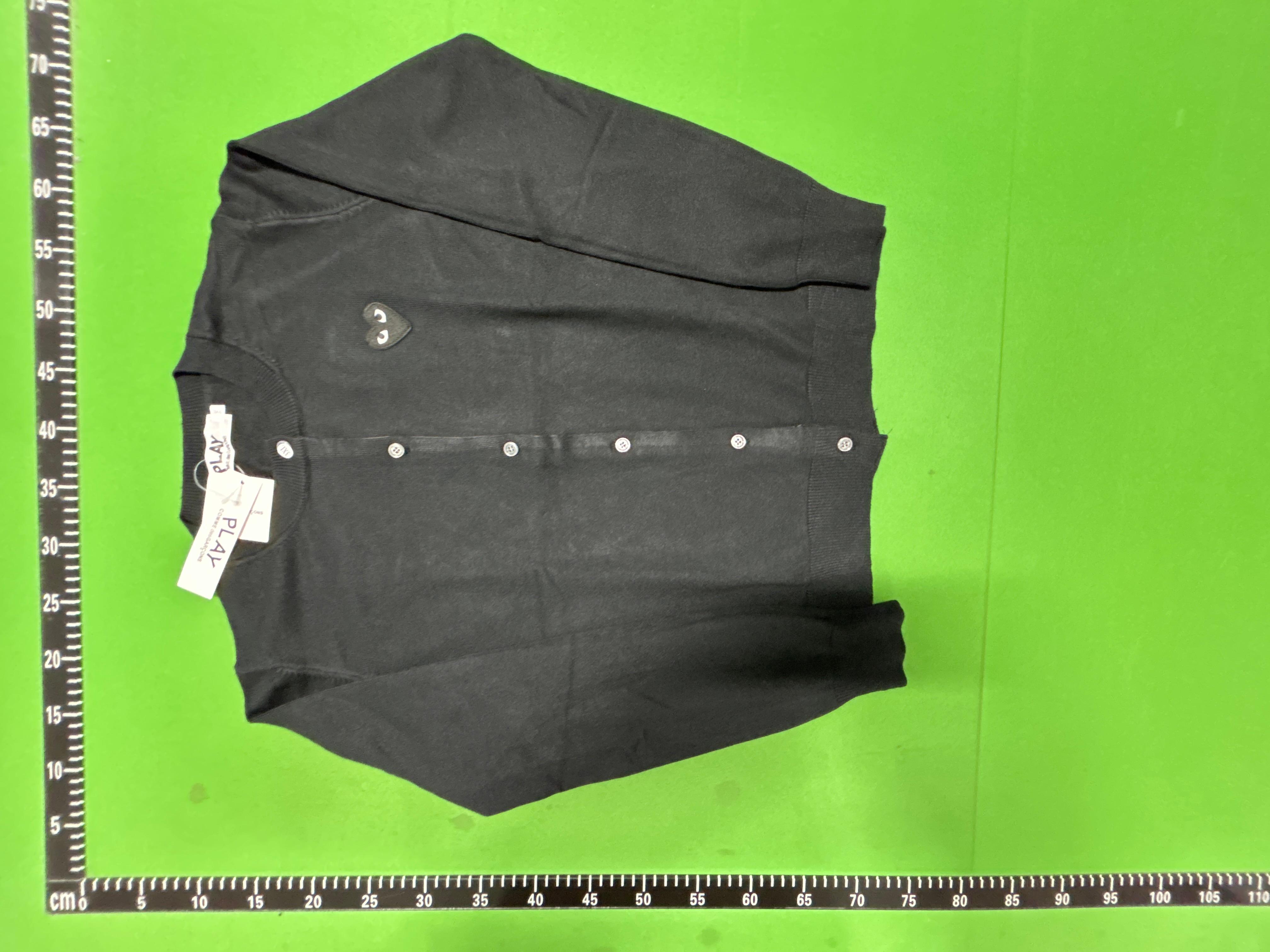 Foto QC 3 de Comme des Garçons Play Heart Logo Cardigan Wool