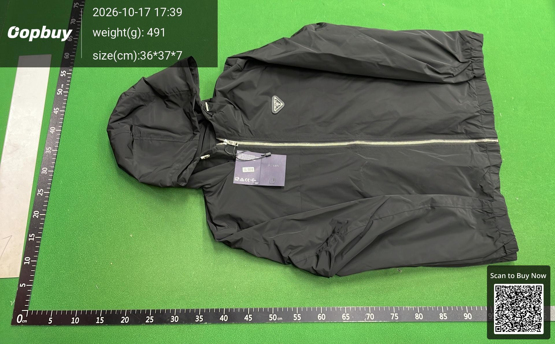Foto QC 2 de Louis Vuitton Damier Windbreaker Jacket Marque L. Vuitton Deposee Black