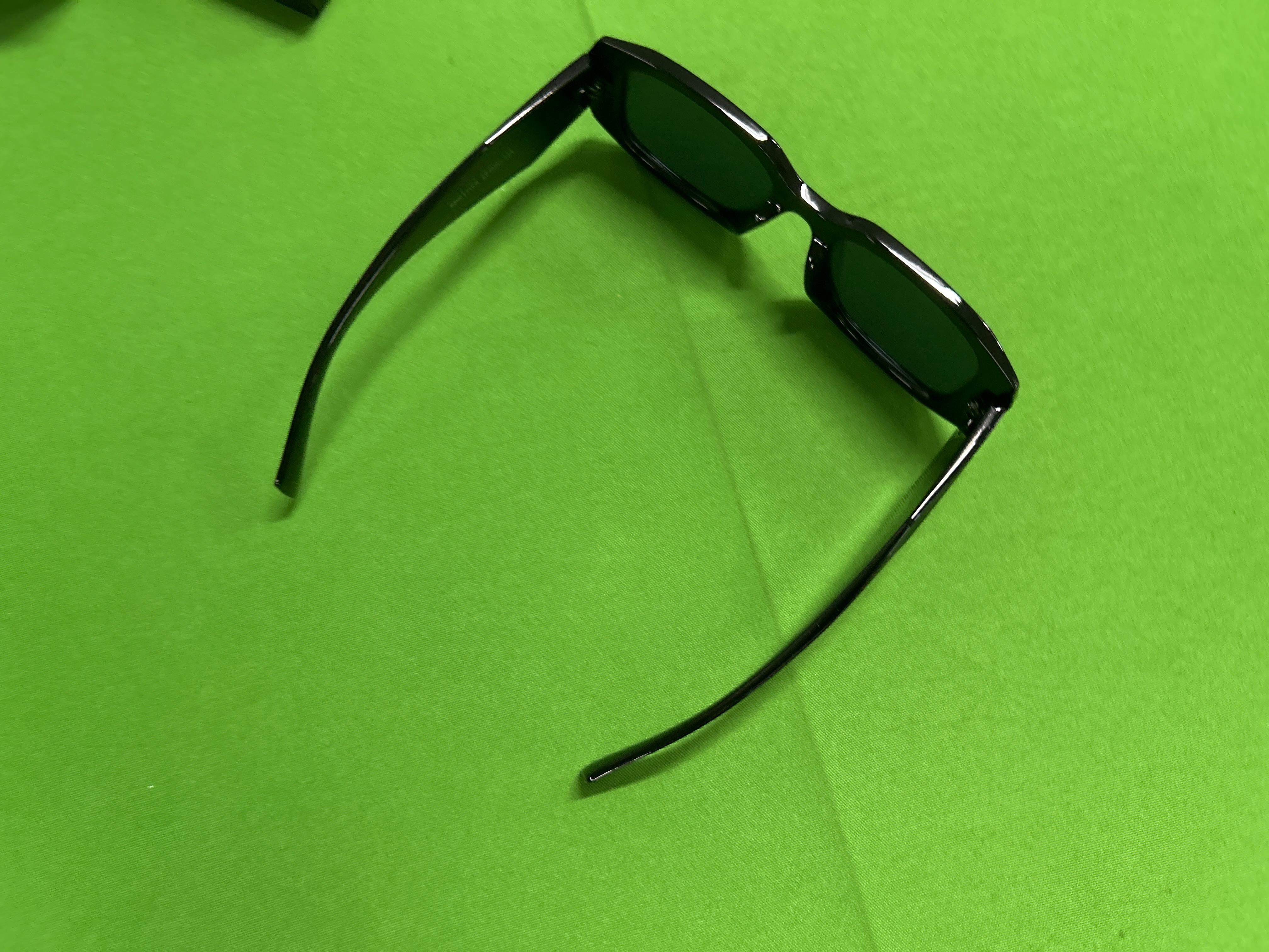 Foto QC 7 de Prada Symbole Rectangle-Frame Acetate Sunglasses Black Grey (PR 17WS)