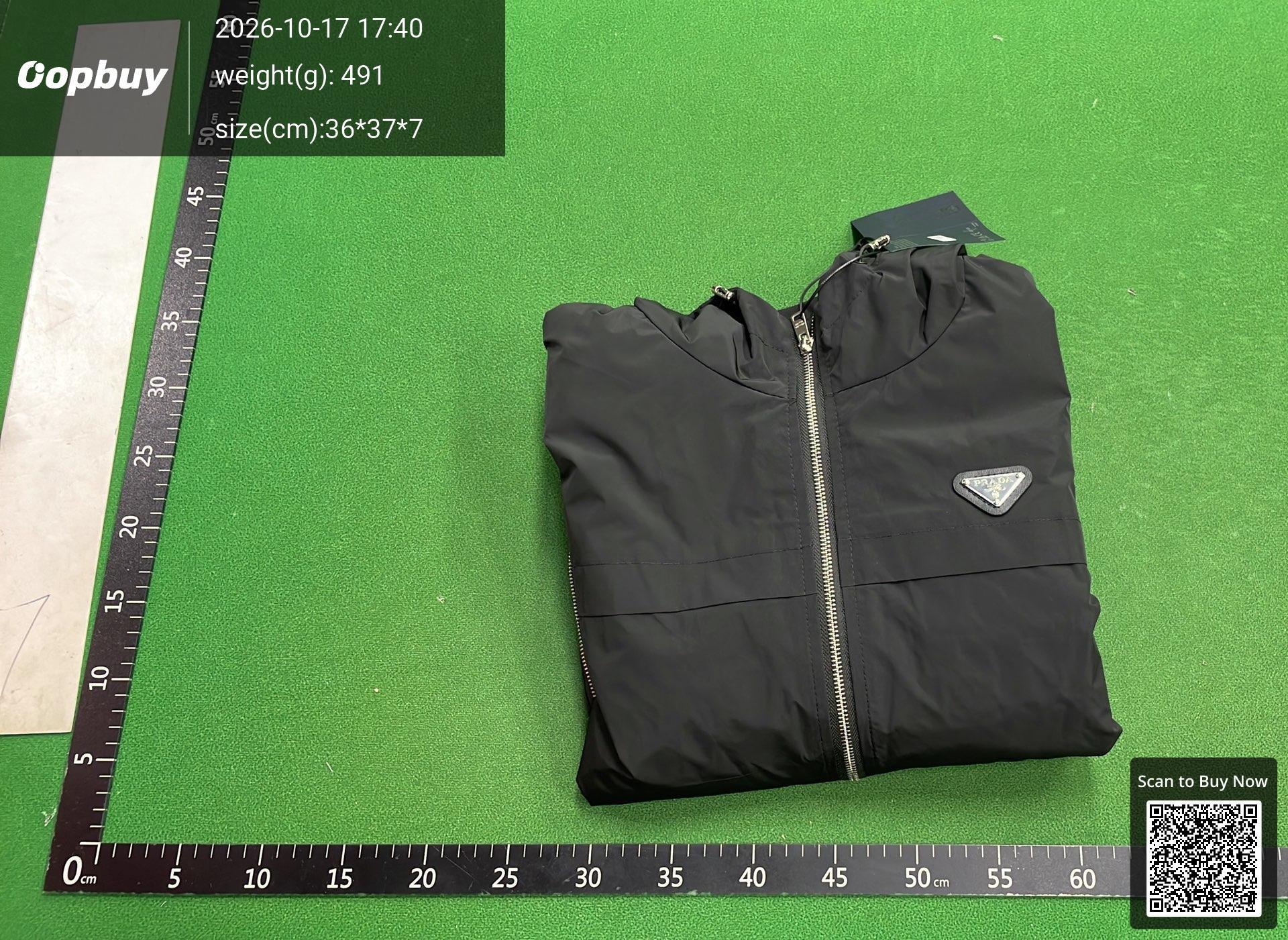 Foto QC 4 de Louis Vuitton Damier Windbreaker Jacket Marque L. Vuitton Deposee Black