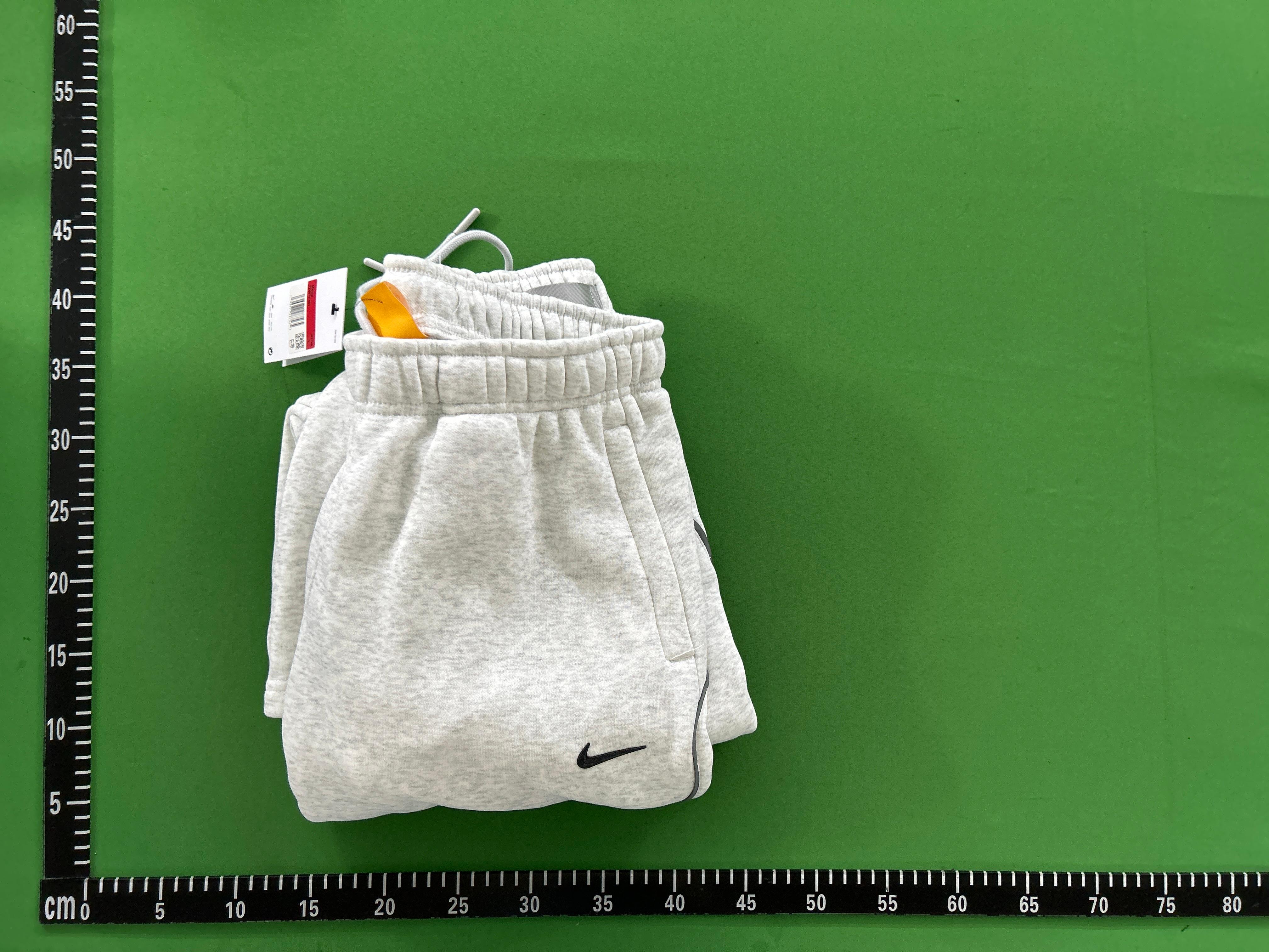 Foto QC 1 de Stussy Nike World Tour Sweater Grey