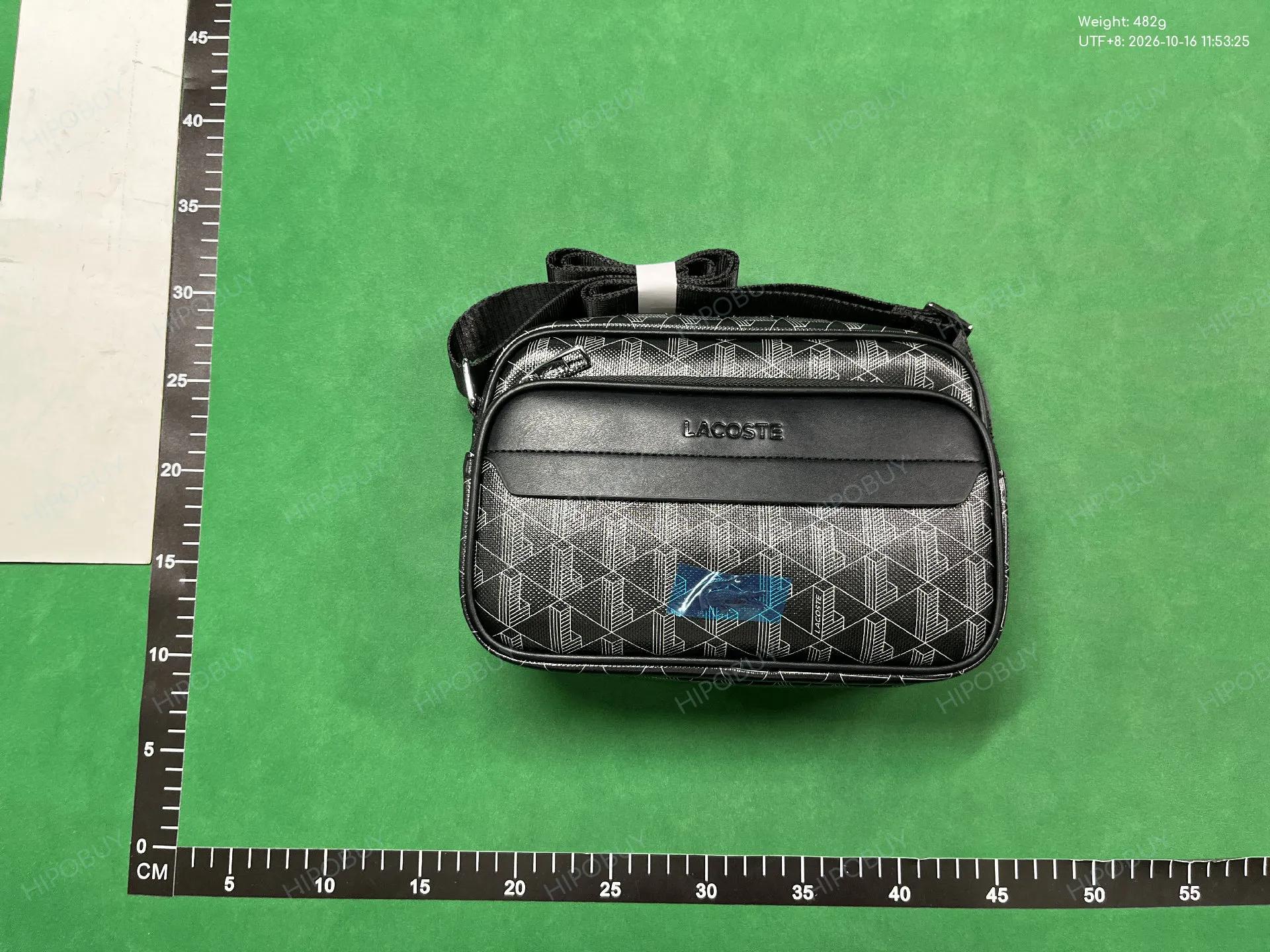 Foto QC 8 de Lacoste The Blend Monogram Crossbody Bag Small Black