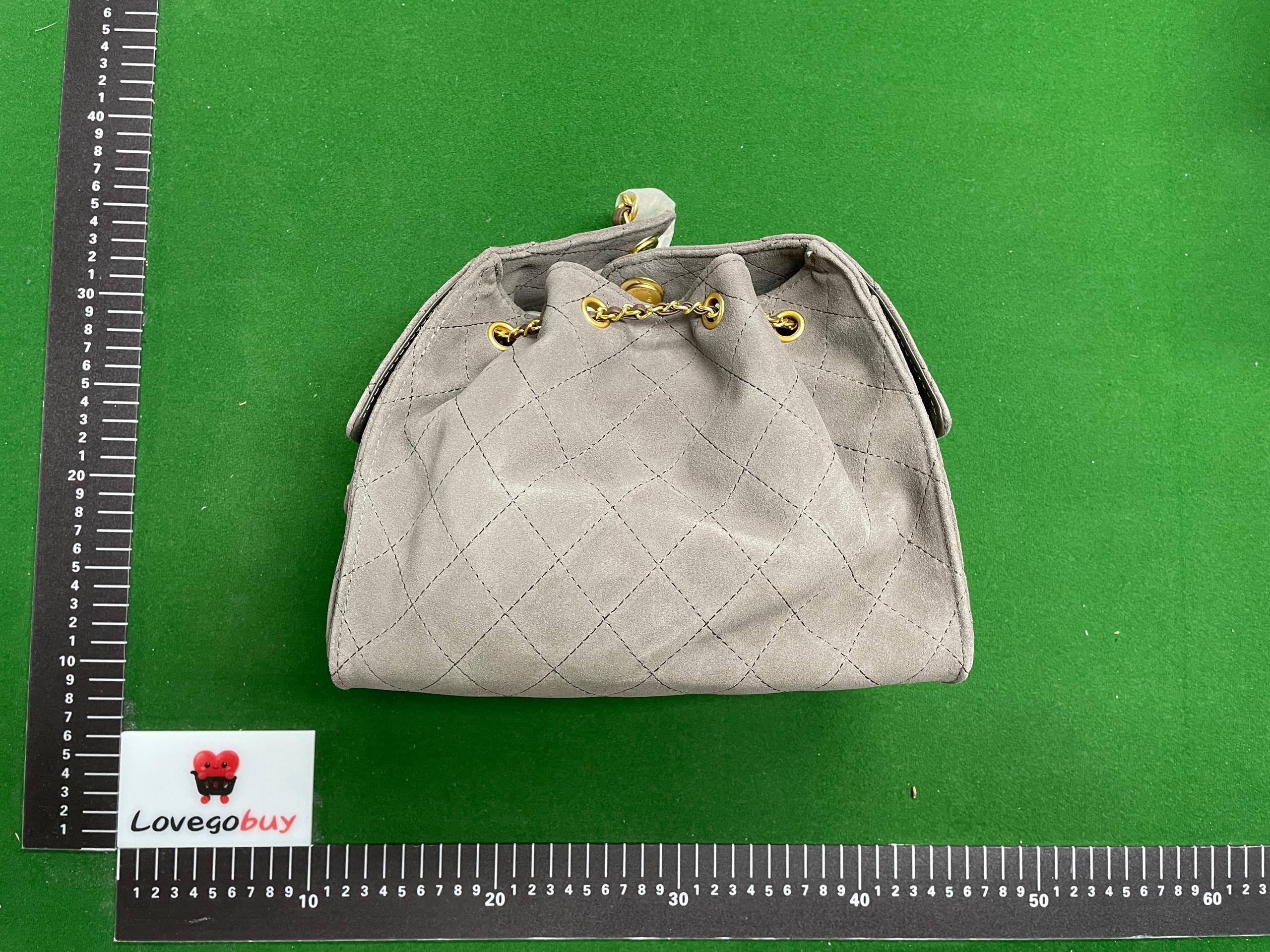 Foto QC 2 de Chanel Hobo Quilted Caviar Skin