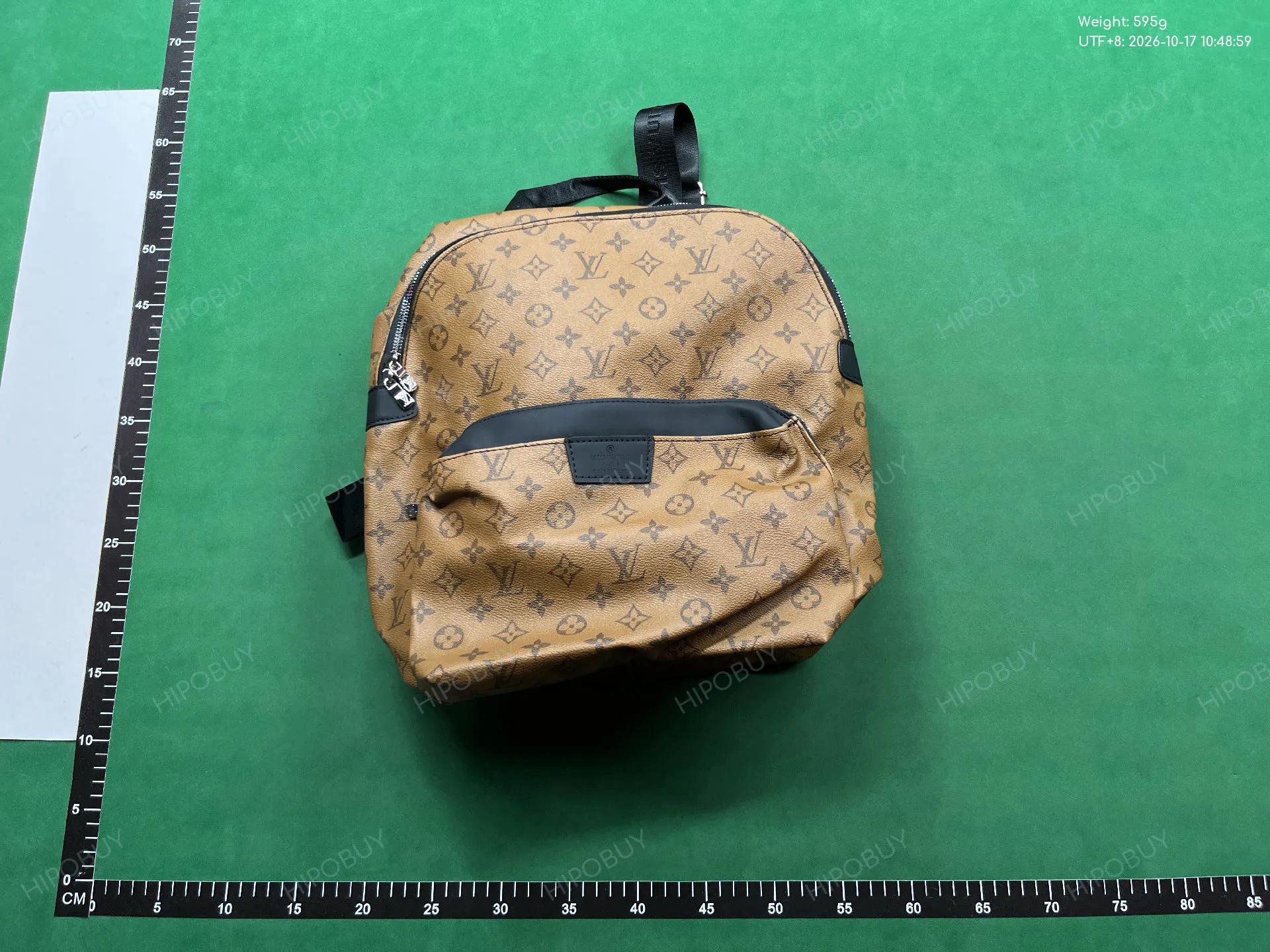 Foto QC 5 de Louis Vuitton Discovery Backpack 30 Monogram Eclipse
