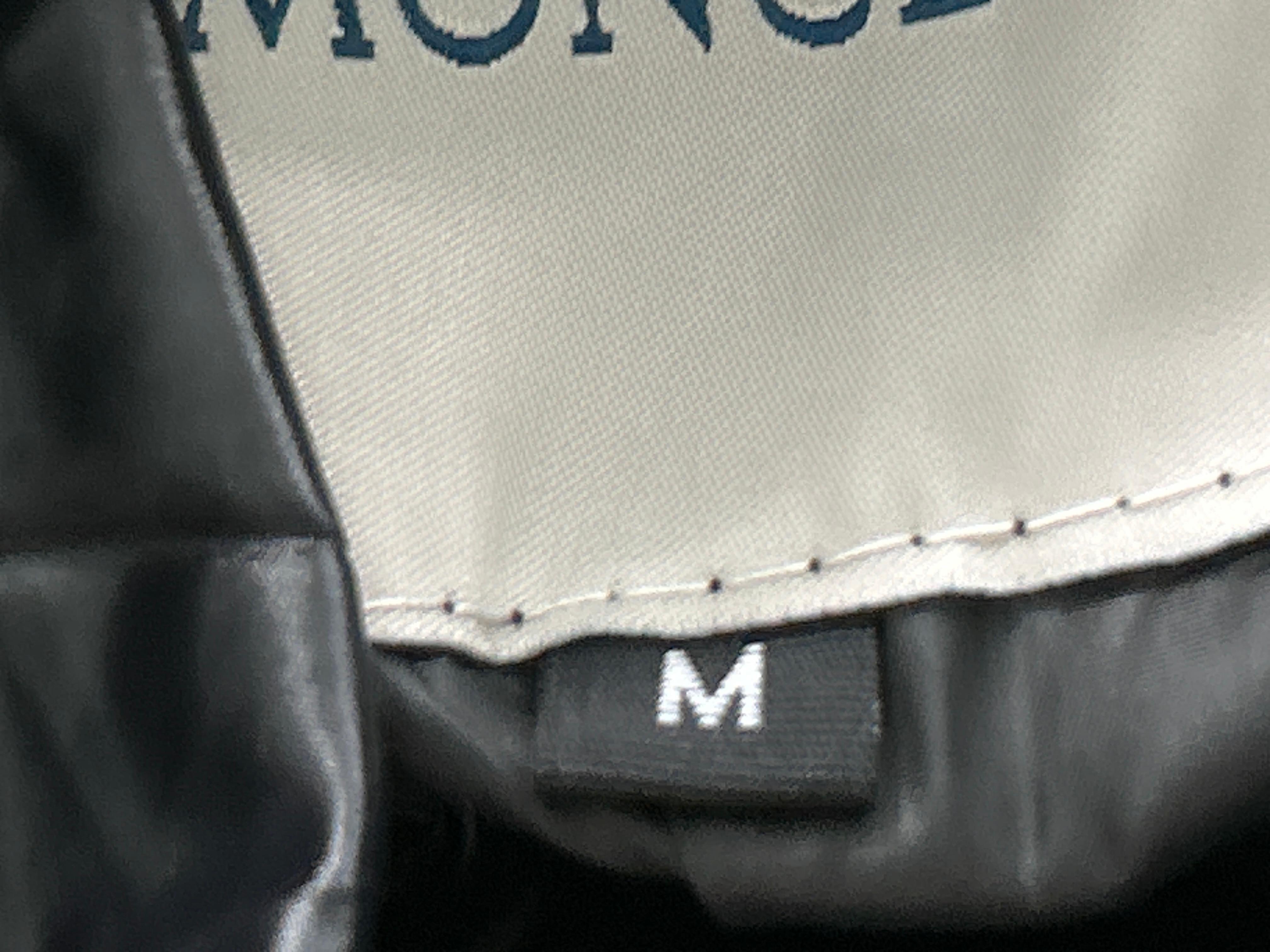 Foto QC 2 de Moncler Montbeliard Puffer Jacket Down Black