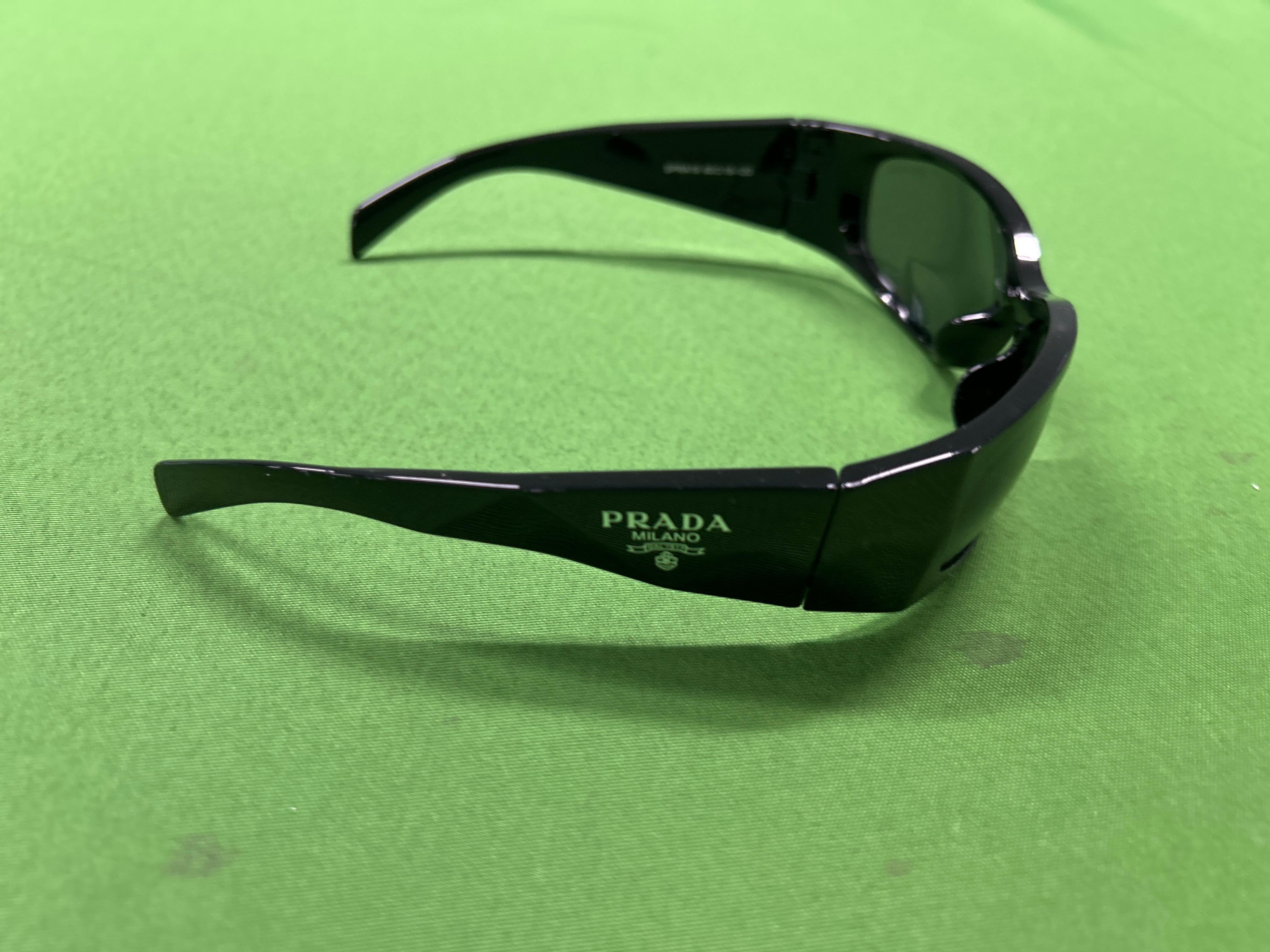 Foto QC 5 de Louis Vuitton Waimea Acetate Sunglasses Black Monogram Grey (Z1082W)