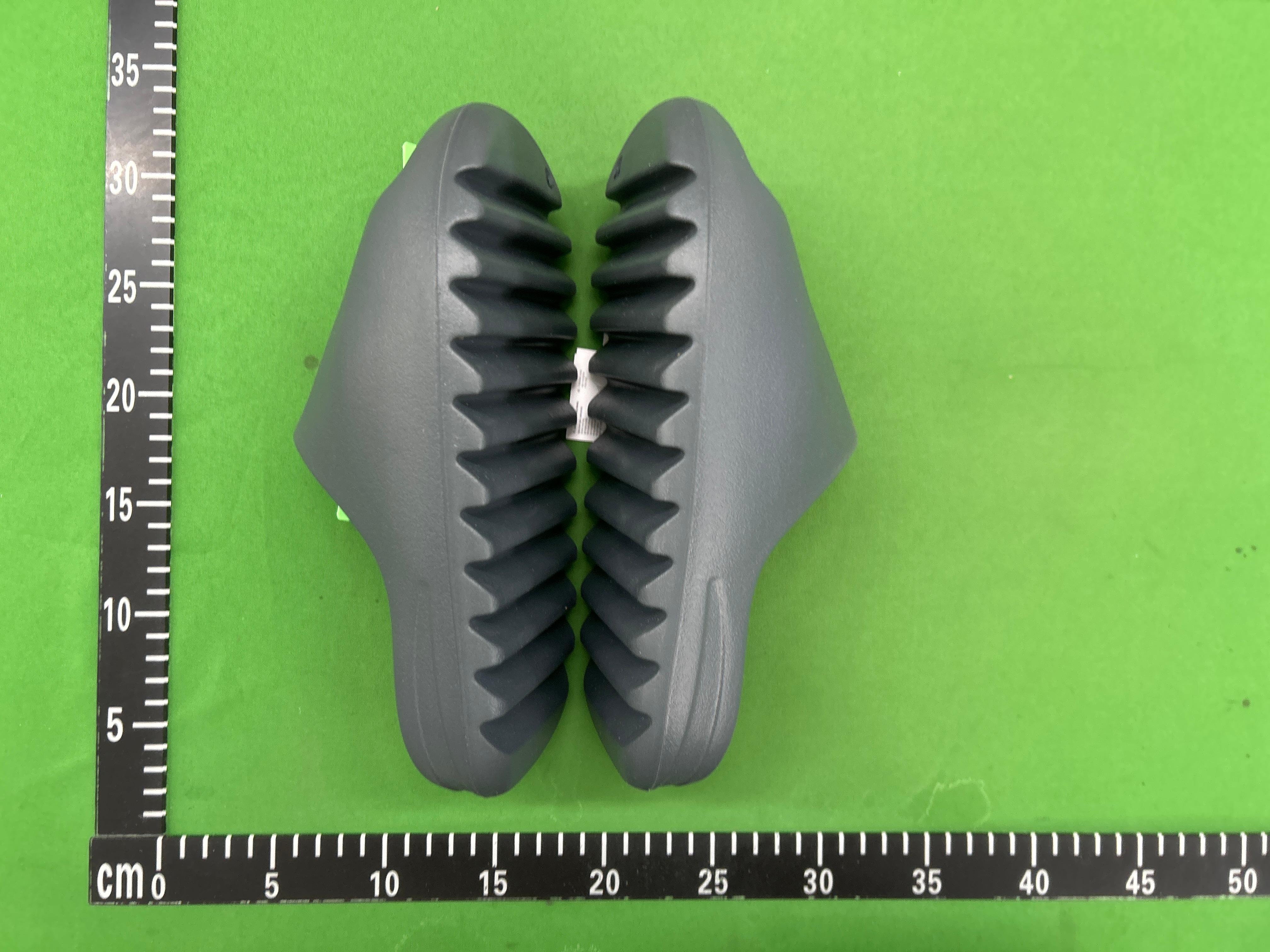 Foto QC 7 de adidas Yeezy Slide Onyx HQ6448