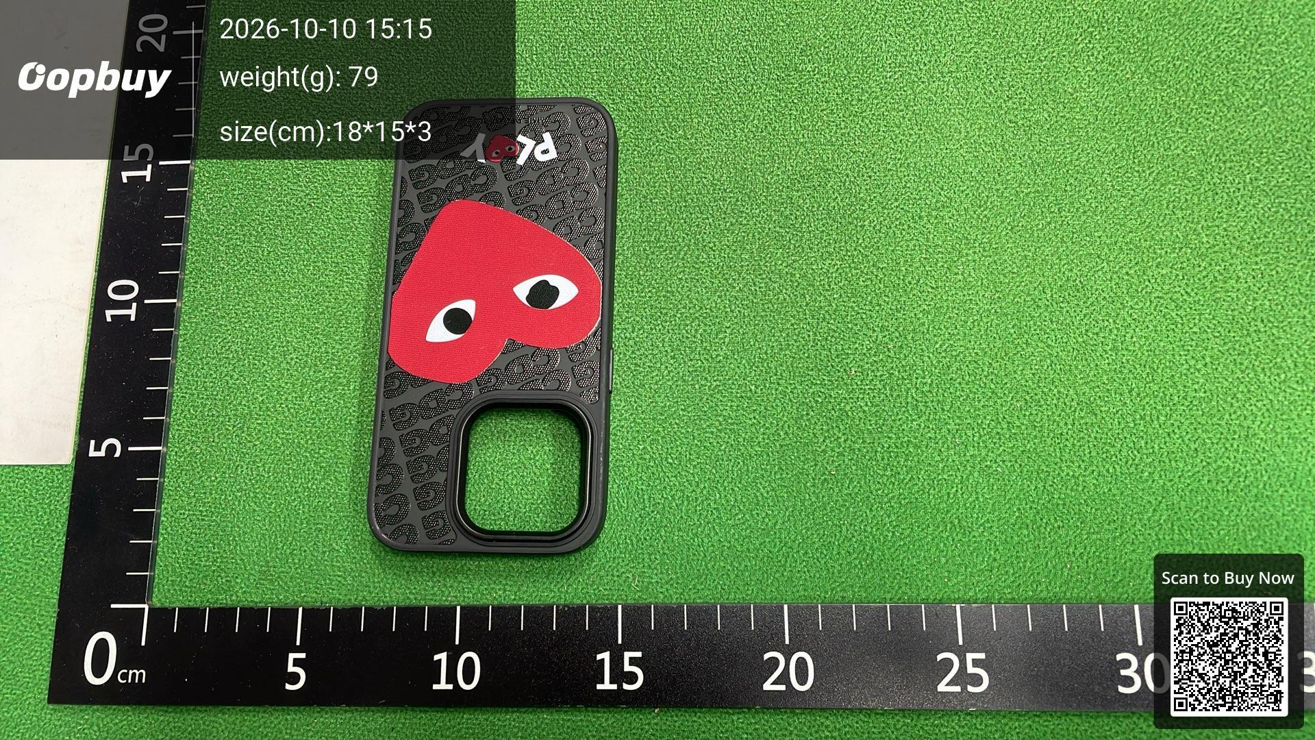 Foto QC 3 de Comme des Garçons Play Case for iPhone 15 Black