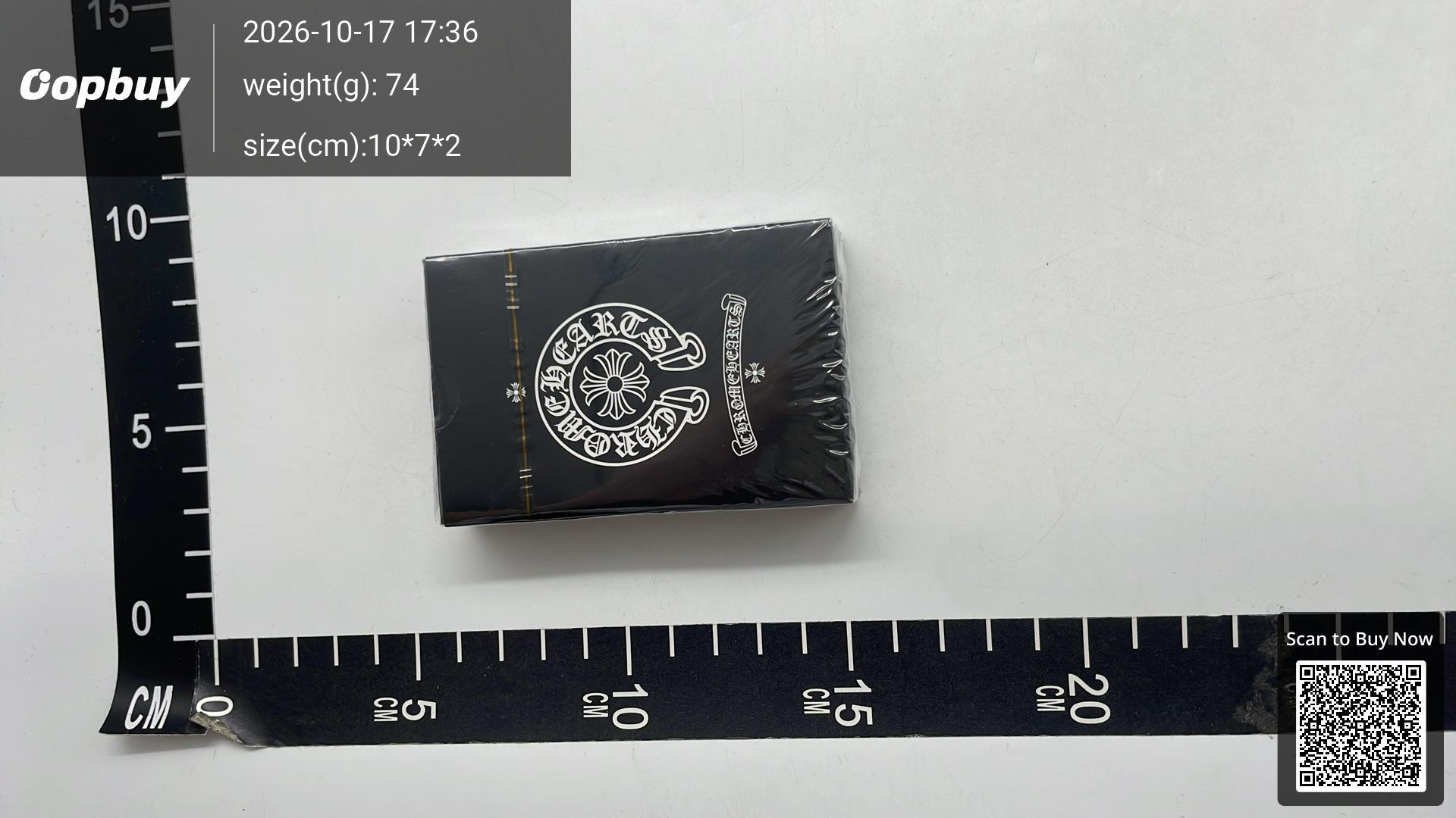 Foto QC 4 de KAWS Companion Seeing/Watching Playing Cards Deck