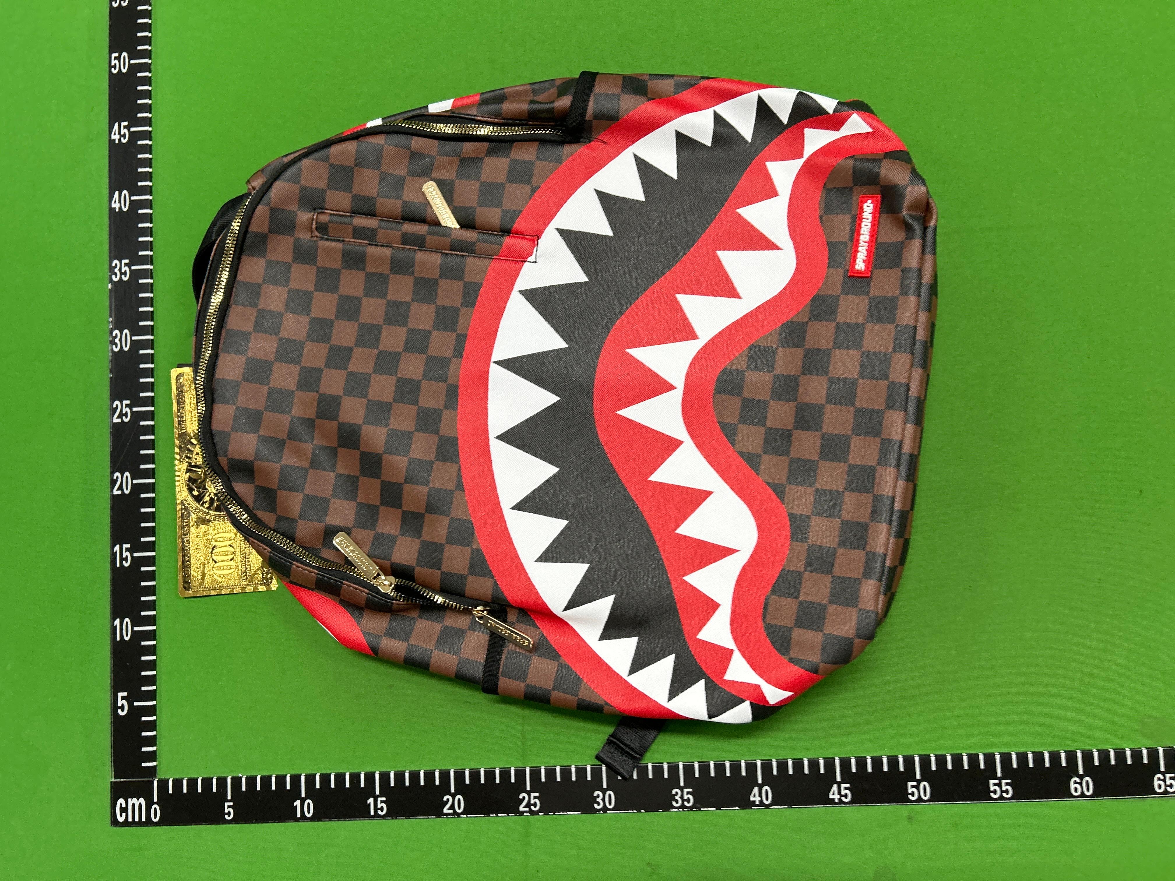 Foto QC 6 de Other Shark Backpack Charcoal Signature Print