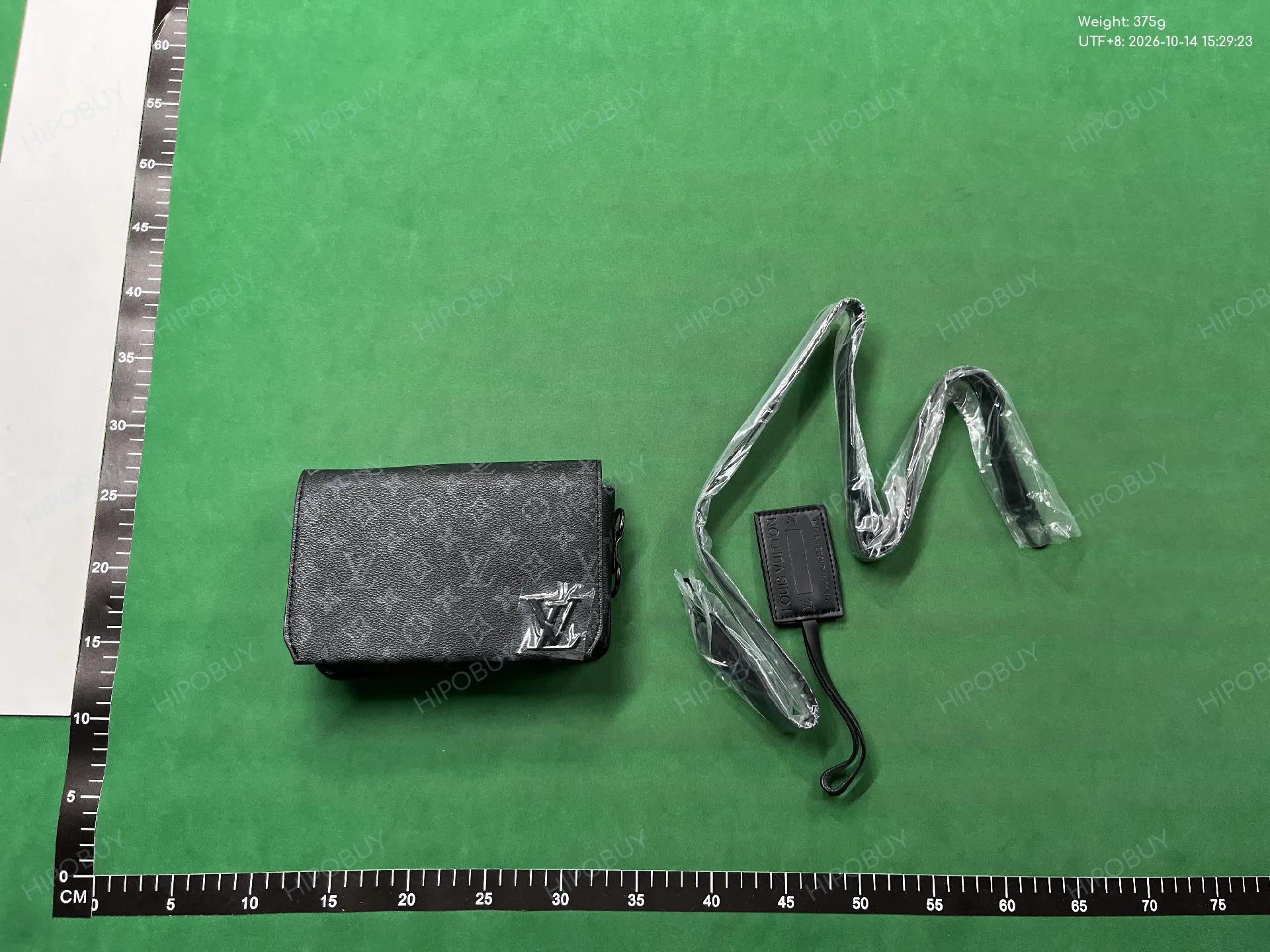 Foto QC 3 de Louis Vuitton LV Aerogram Messenger 21 Grey Grained Leather
