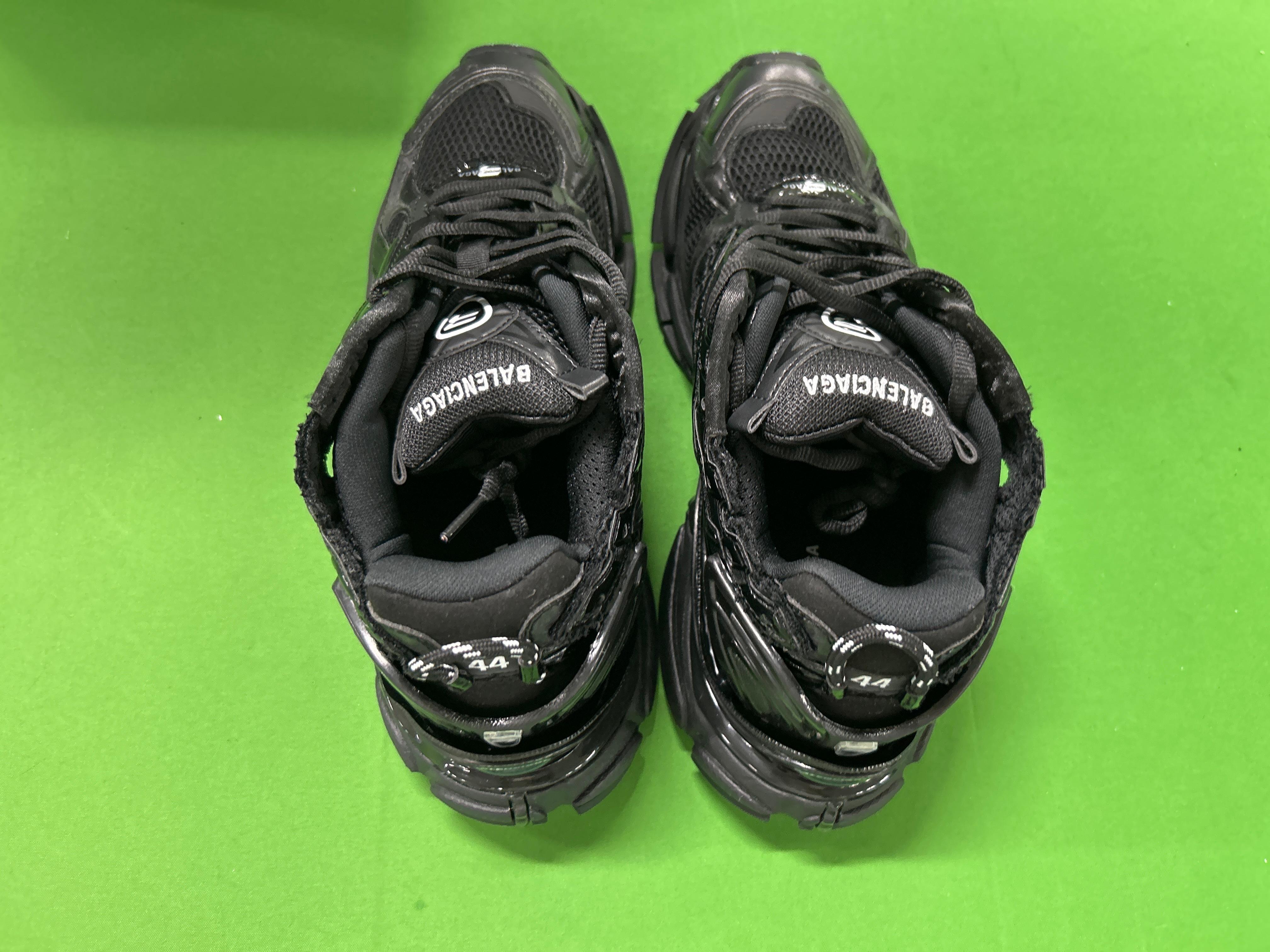 Foto QC 3 de Balenciaga Runner Sneaker 7.0 Kith Black Yellow 677403 W2RD3 0510