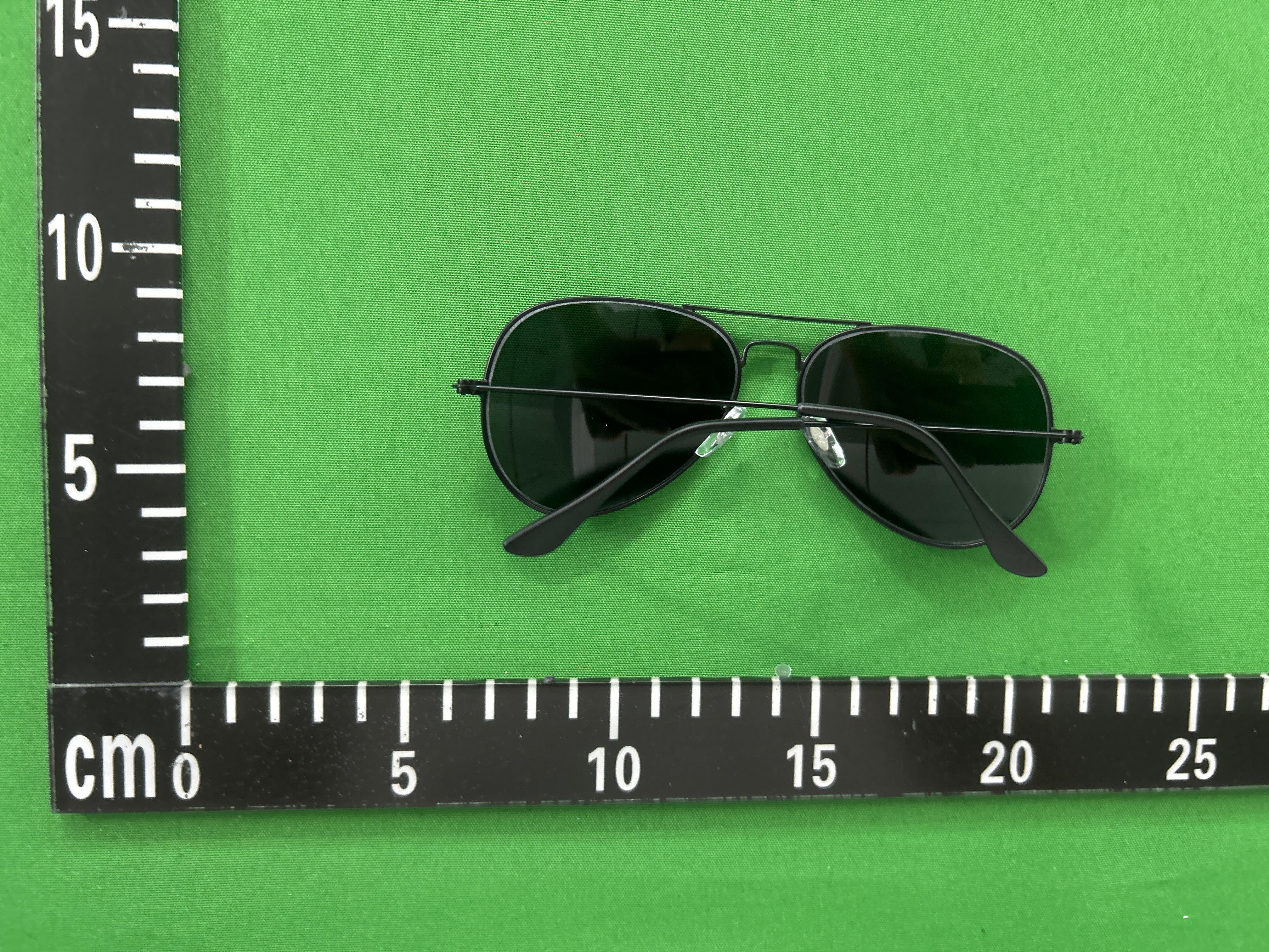 Foto QC 3 de Ray-Ban Wayfarer Acetate Sunglasses Black Gray (RB2140)