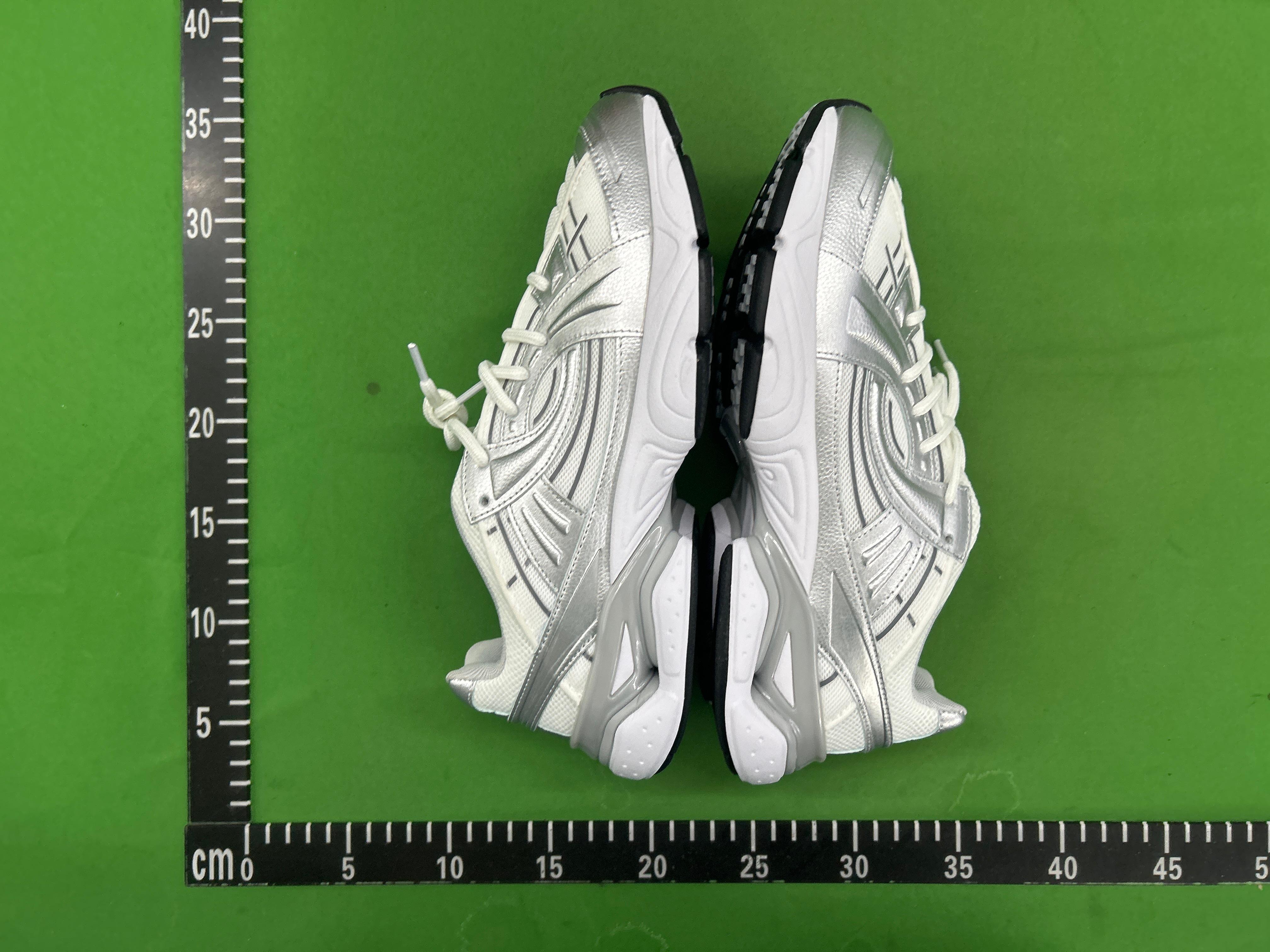 Foto QC 8 de Asics Gel-NYC Black Graphite Grey 1203A280-002