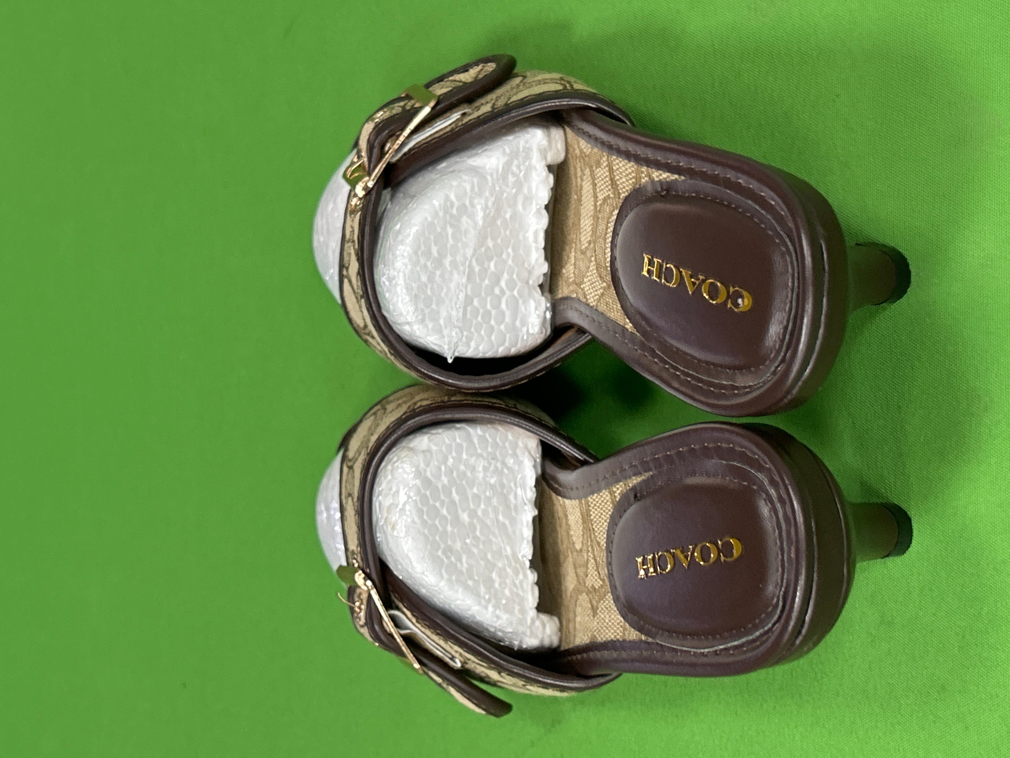 Foto QC 7 de Coach Margot Kitten Heel Slide Sandals Signature Jacquard Buckle
