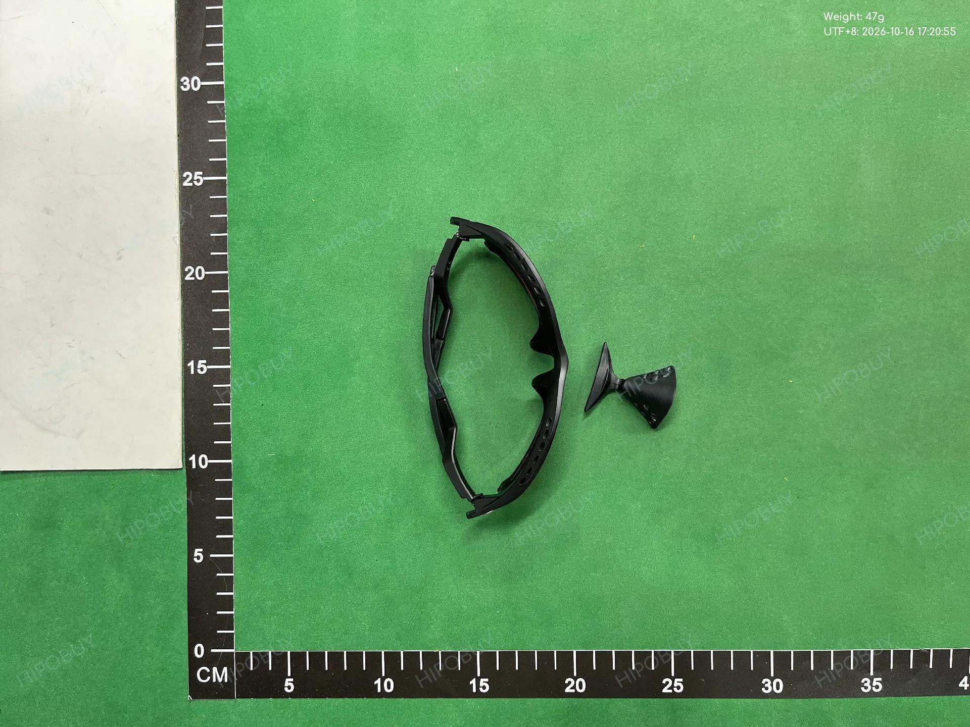 Foto QC 6 de Oakley Plantaris O Matter Sunglasses Matte Black Prizm Violet (OO9437)