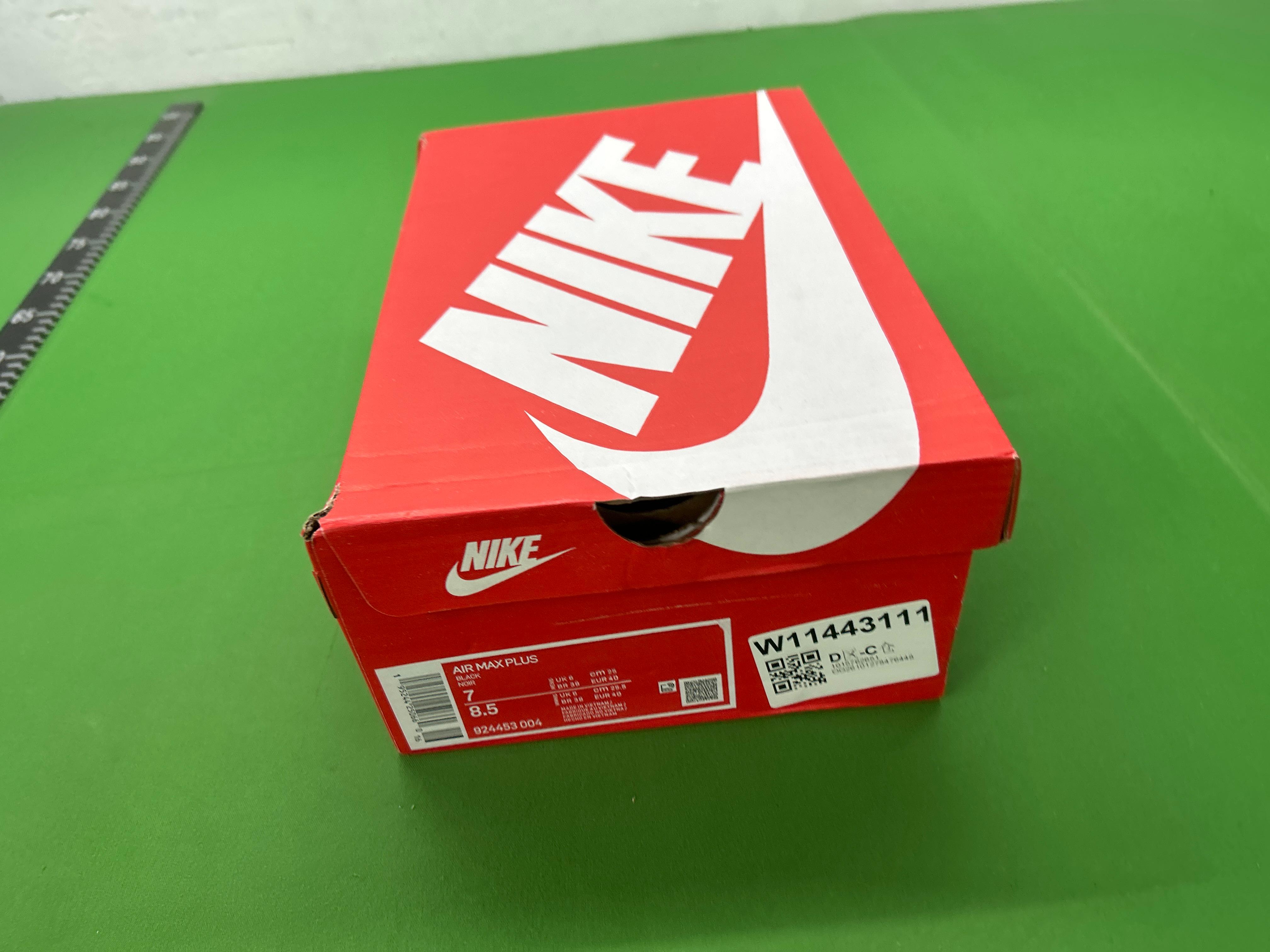Foto QC 1 de Nike Air Vapormax Plus Black University Gold DH1063-001